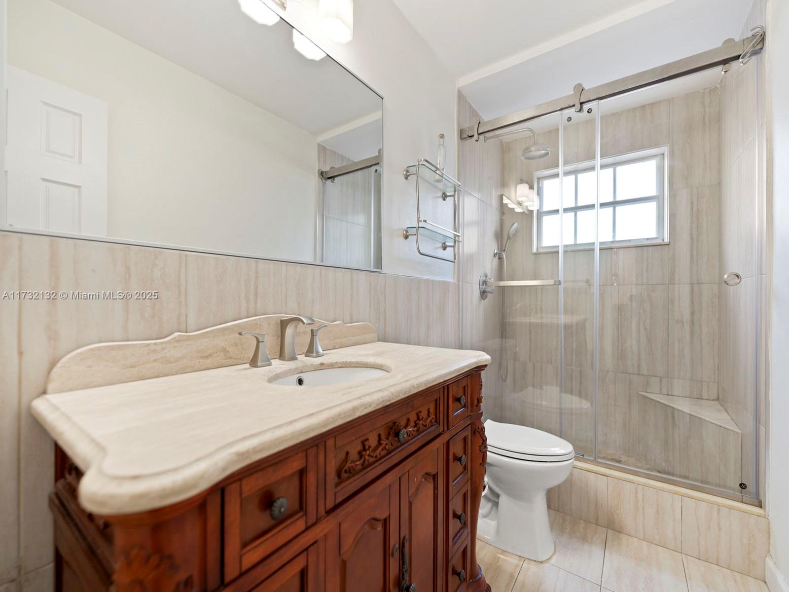 SHORES CALUSA - Residential