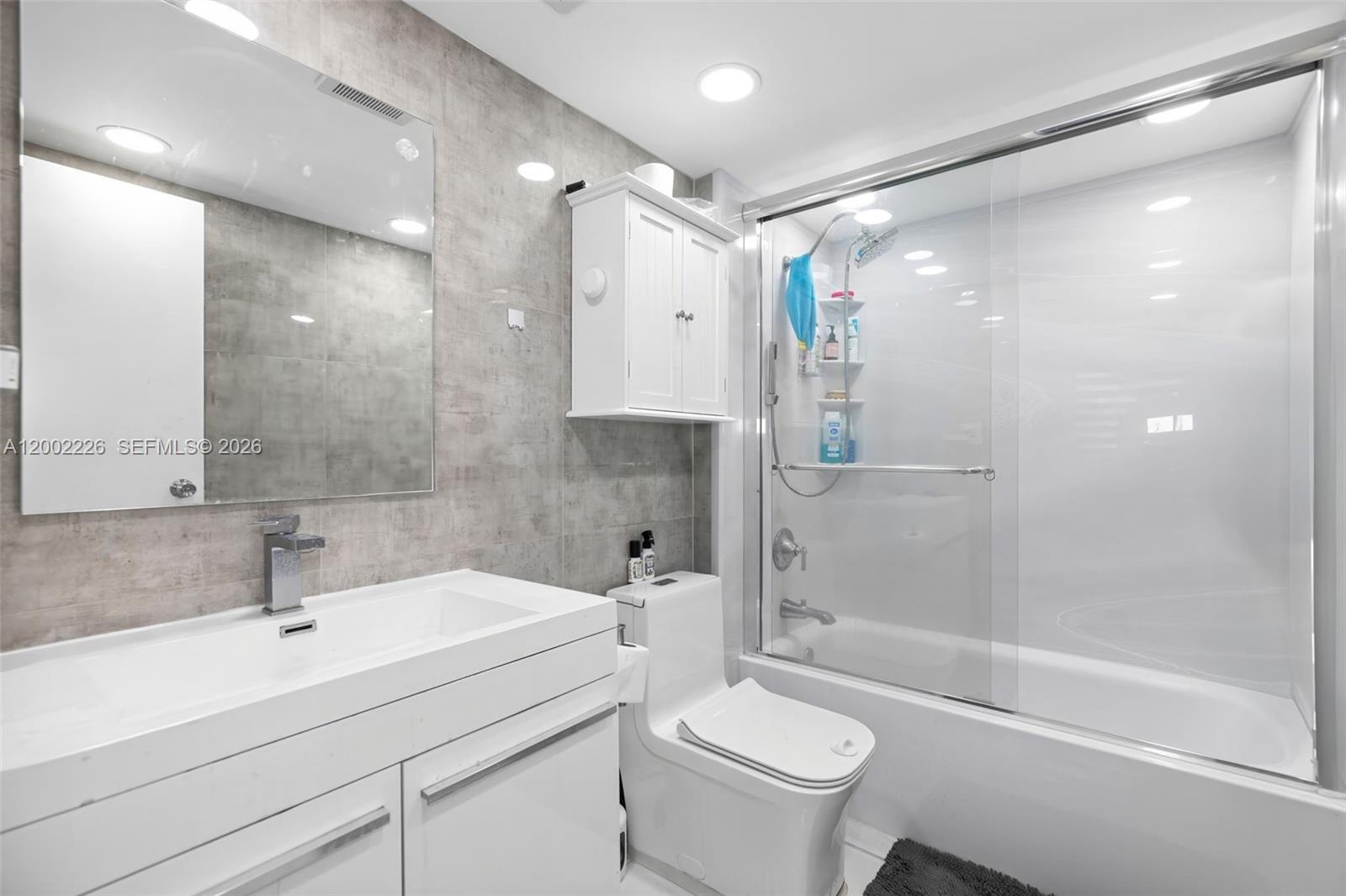 REEF NORTH CONDO - Residential