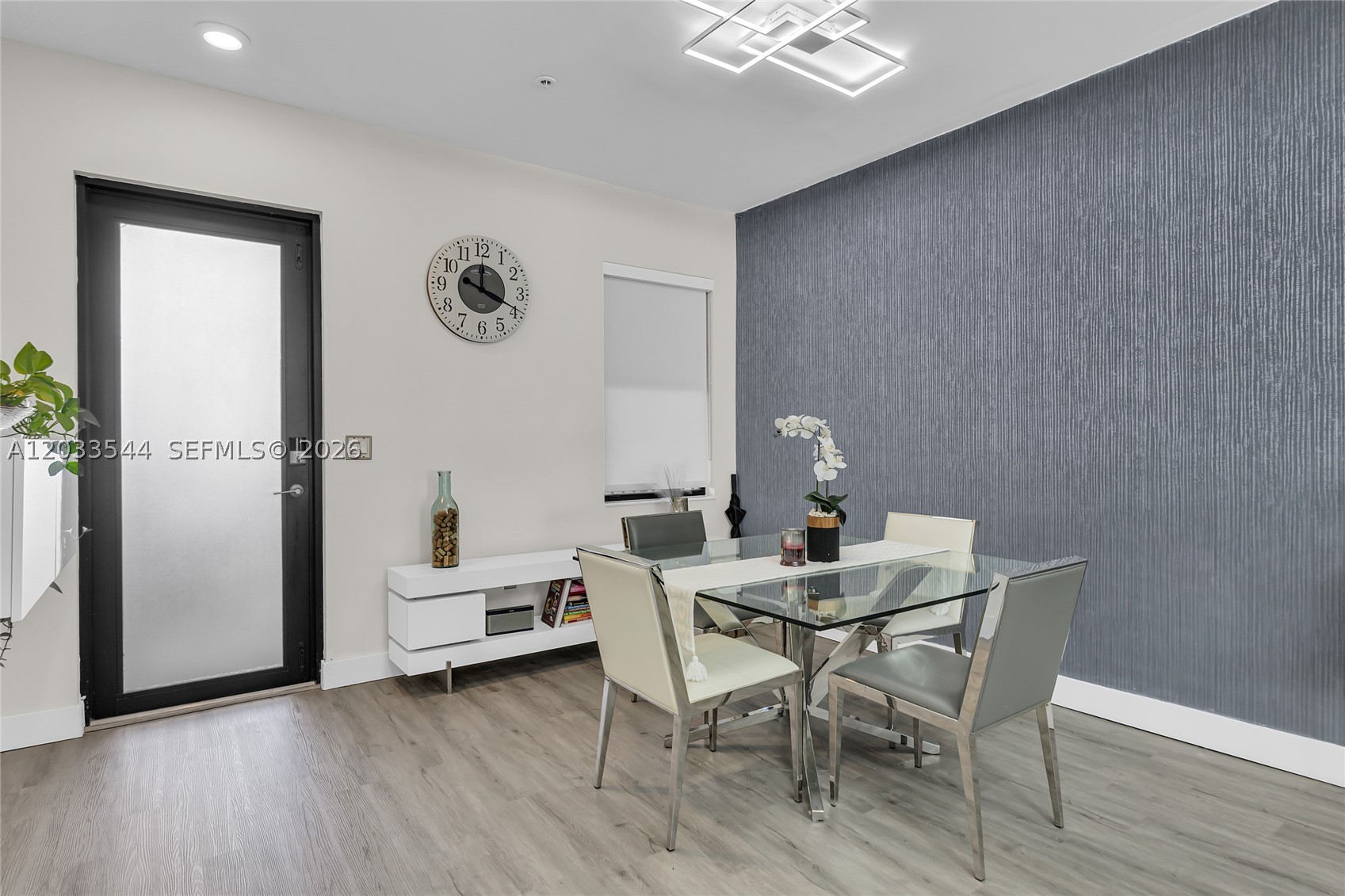 APEX AT PARK CENTRAL COND - Residential Lease