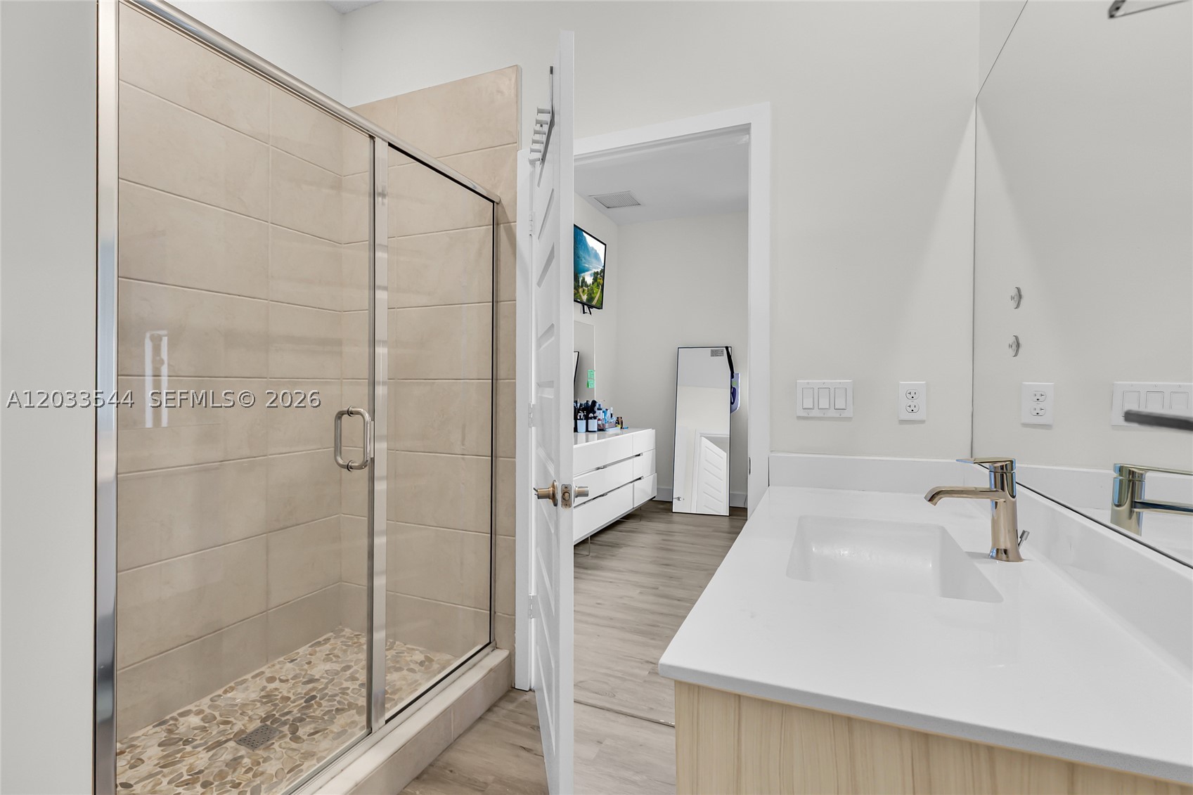 APEX AT PARK CENTRAL COND - Residential Lease
