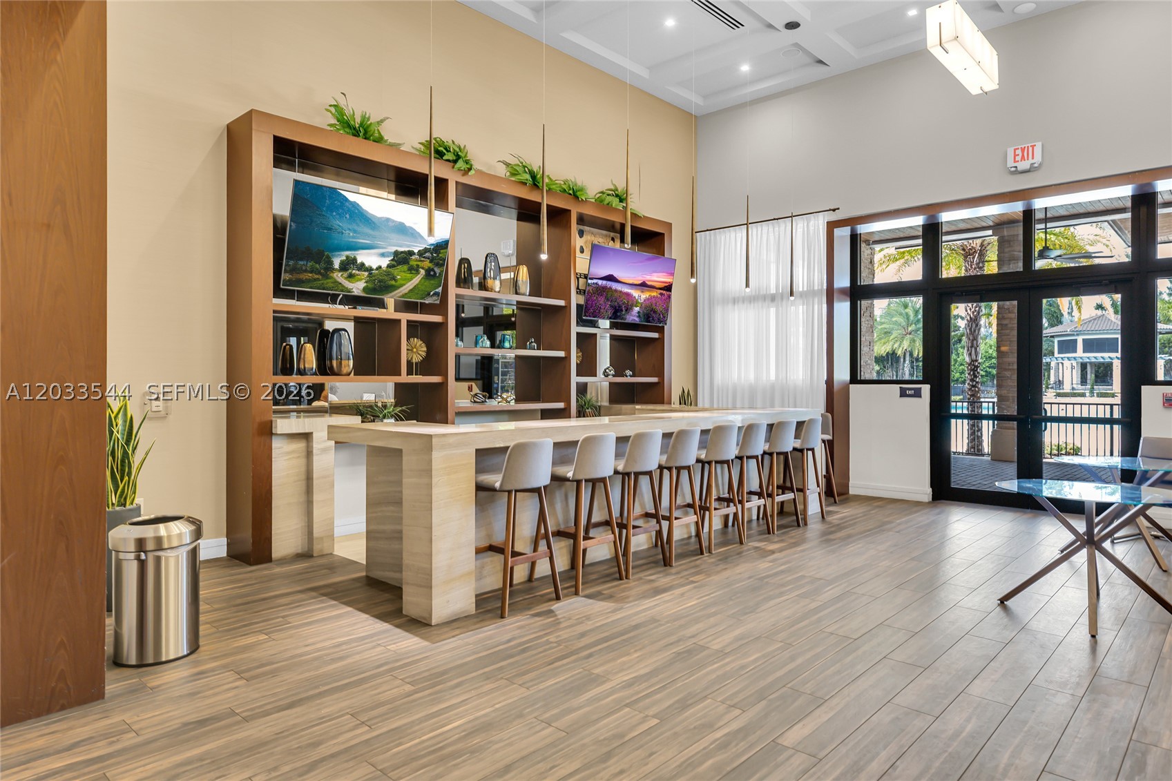 APEX AT PARK CENTRAL COND - Residential Lease