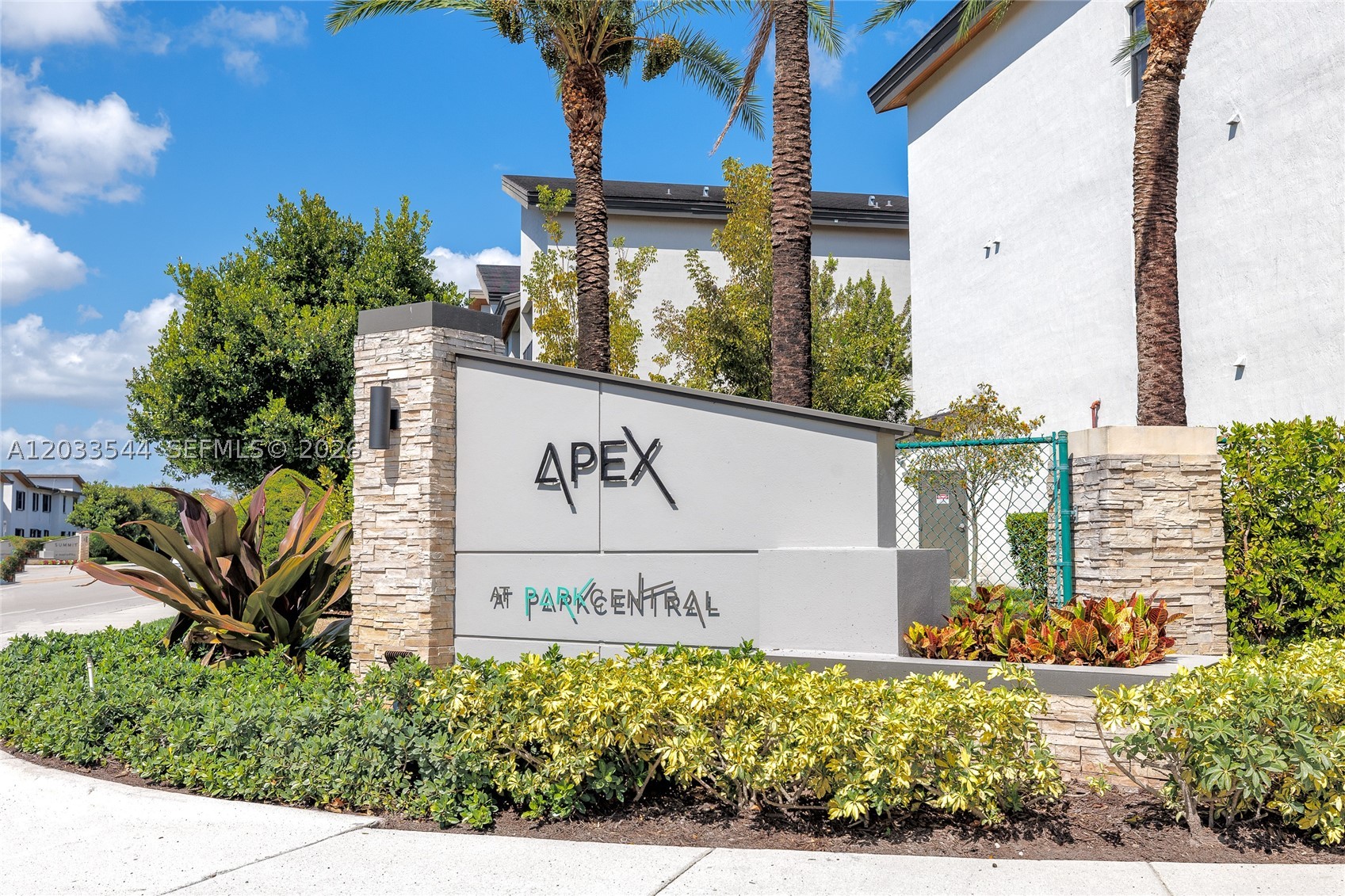 APEX AT PARK CENTRAL COND - Residential Lease