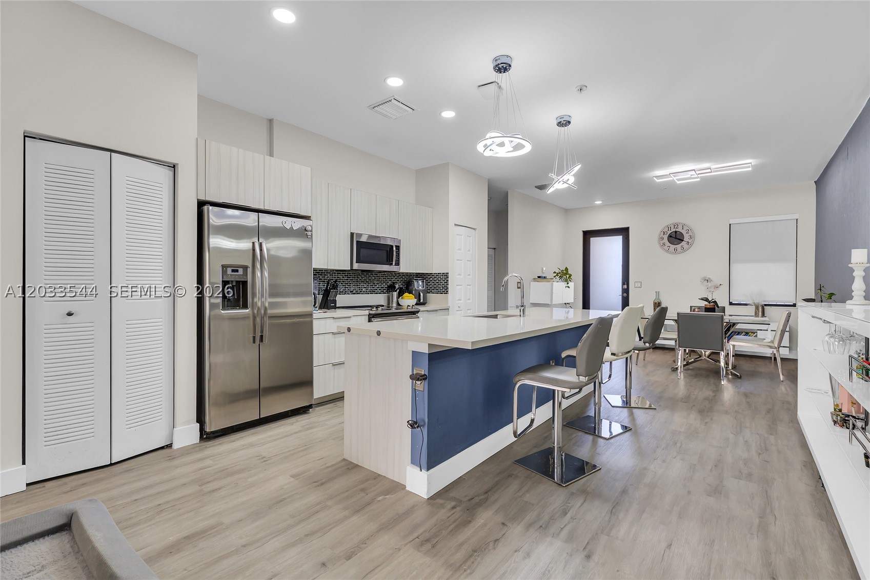 APEX AT PARK CENTRAL COND - Residential Lease