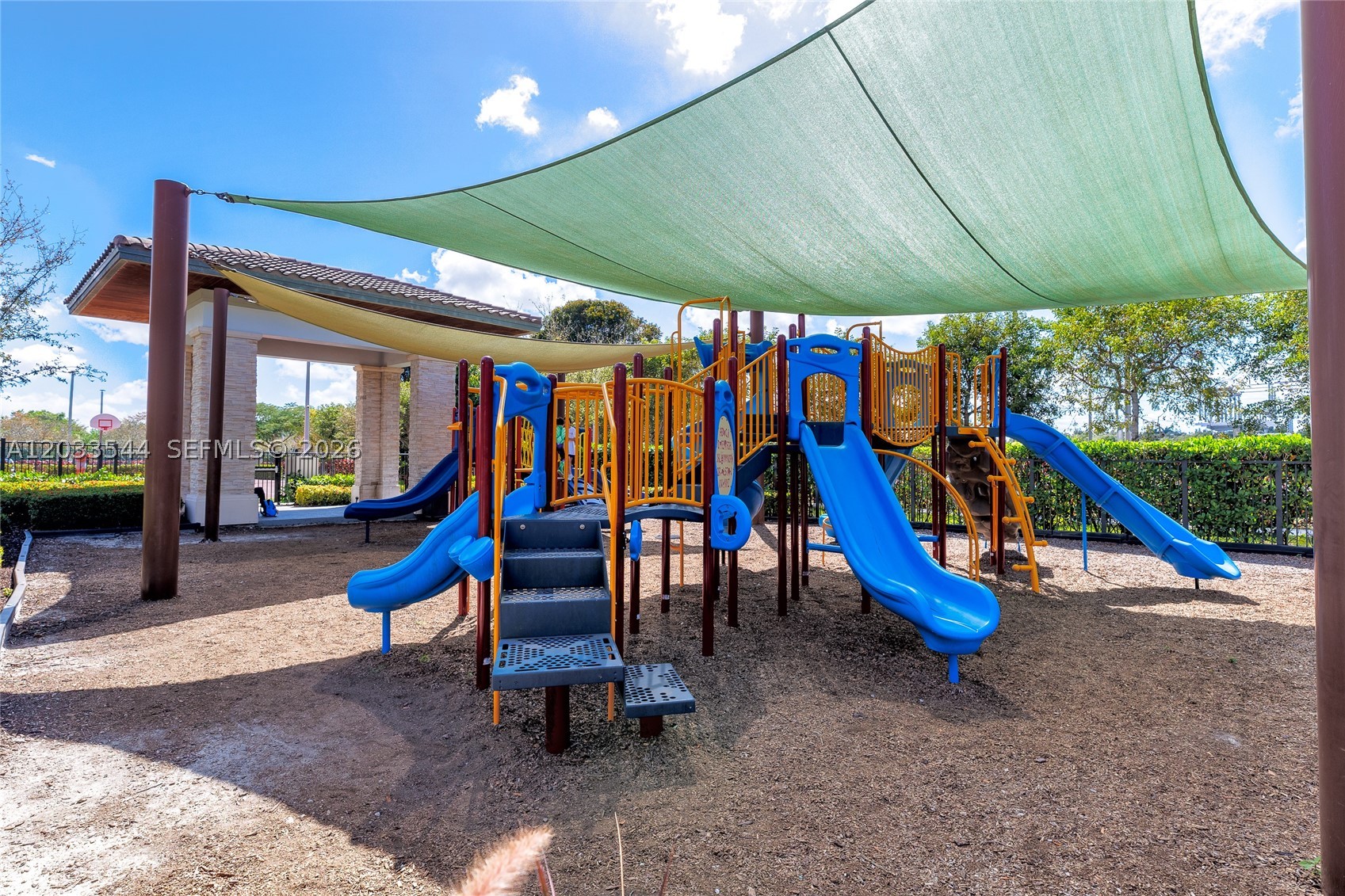 APEX AT PARK CENTRAL COND - Residential Lease