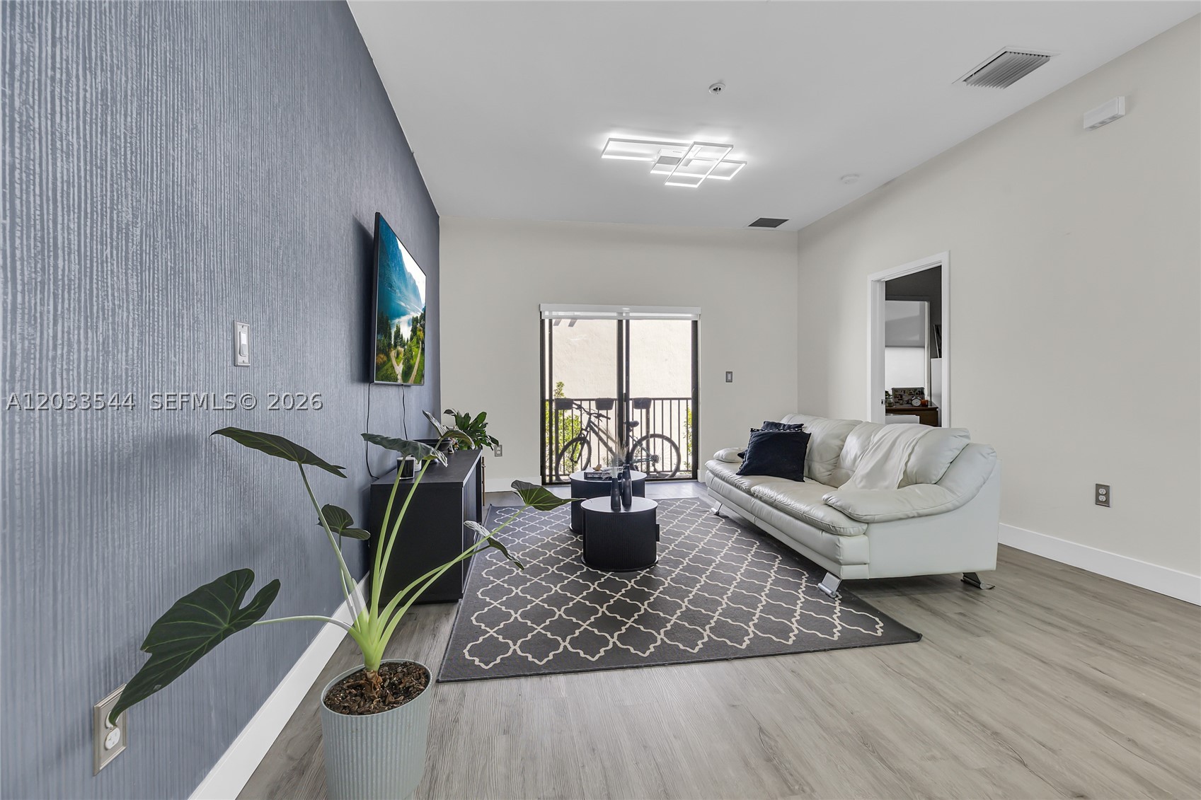 APEX AT PARK CENTRAL COND - Residential Lease
