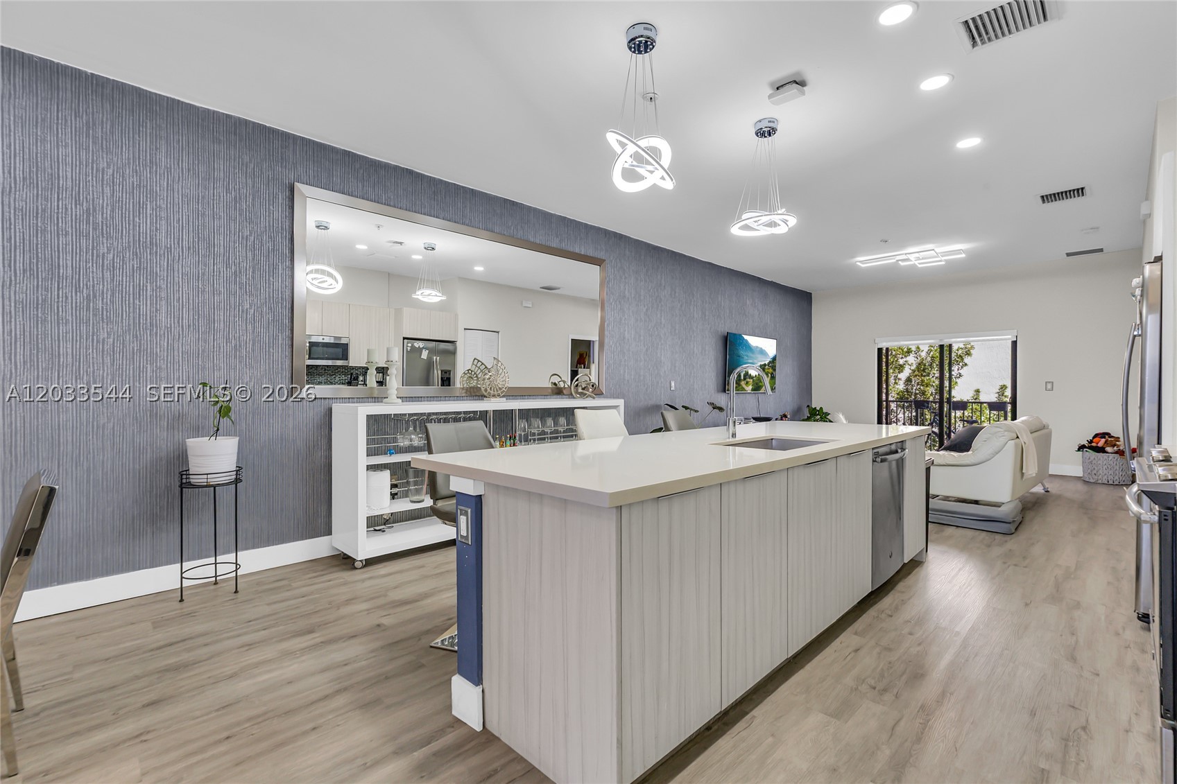 APEX AT PARK CENTRAL COND - Residential Lease