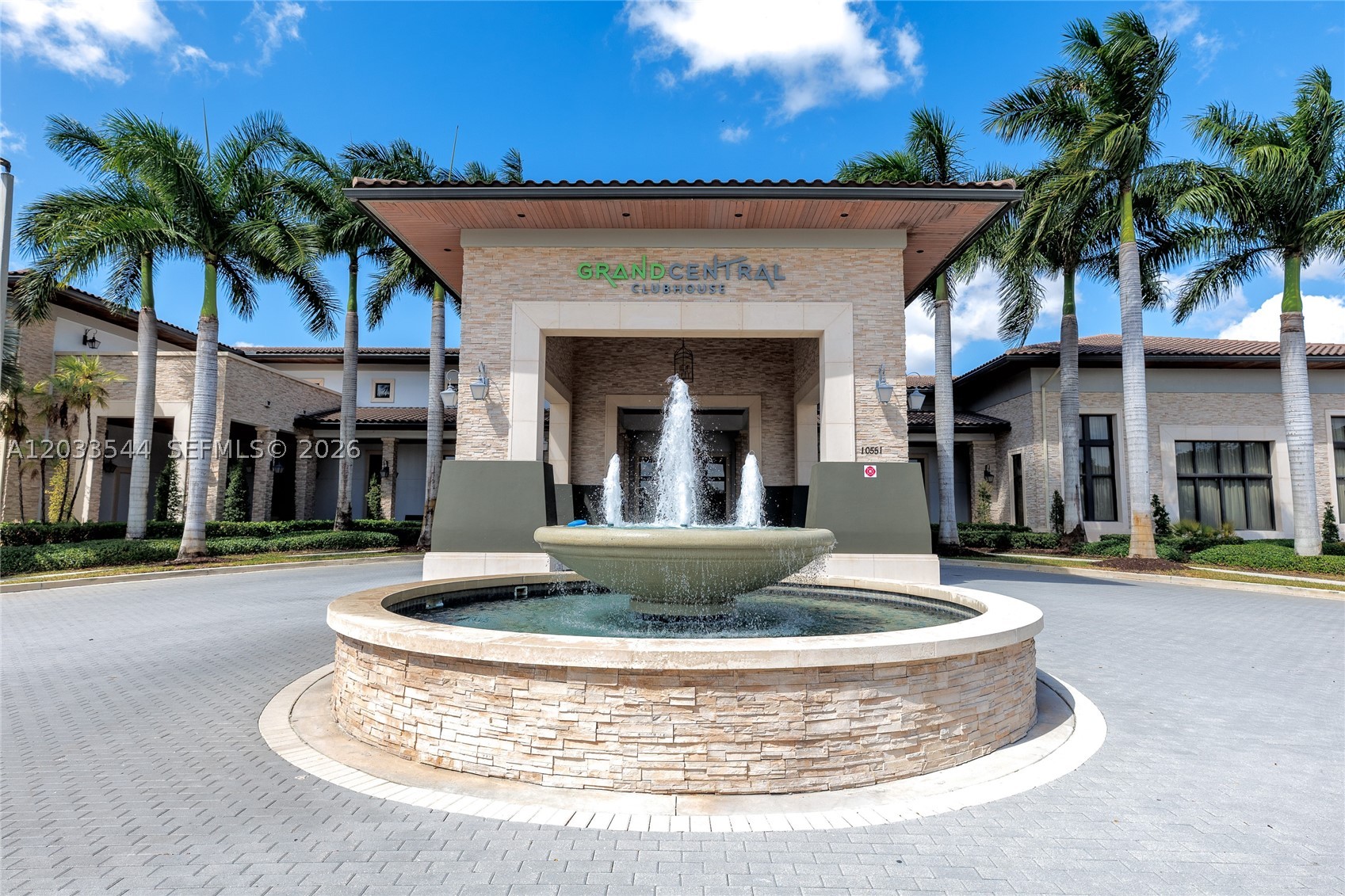 APEX AT PARK CENTRAL COND - Residential Lease