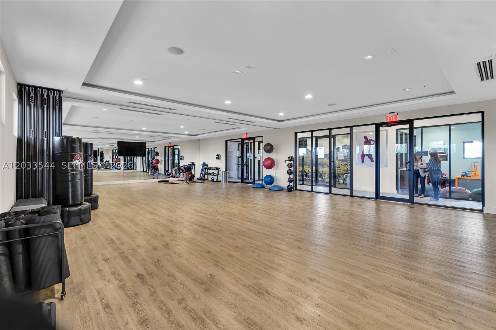 APEX AT PARK CENTRAL COND - Residential Lease