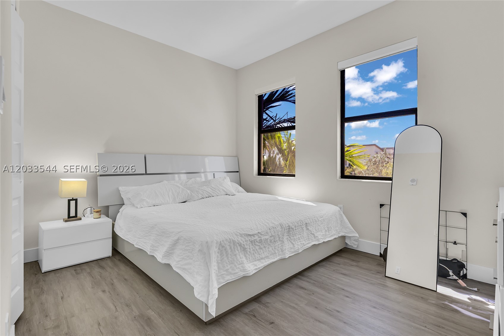 APEX AT PARK CENTRAL COND - Residential Lease
