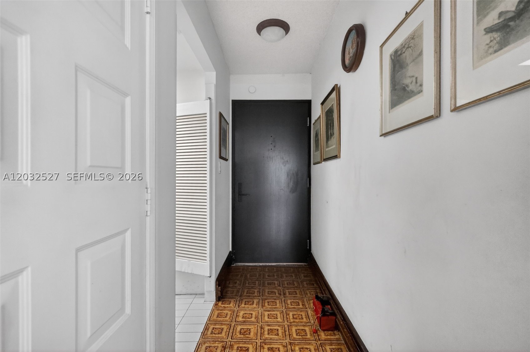 YACHT HARBOUR CONDO - Residential