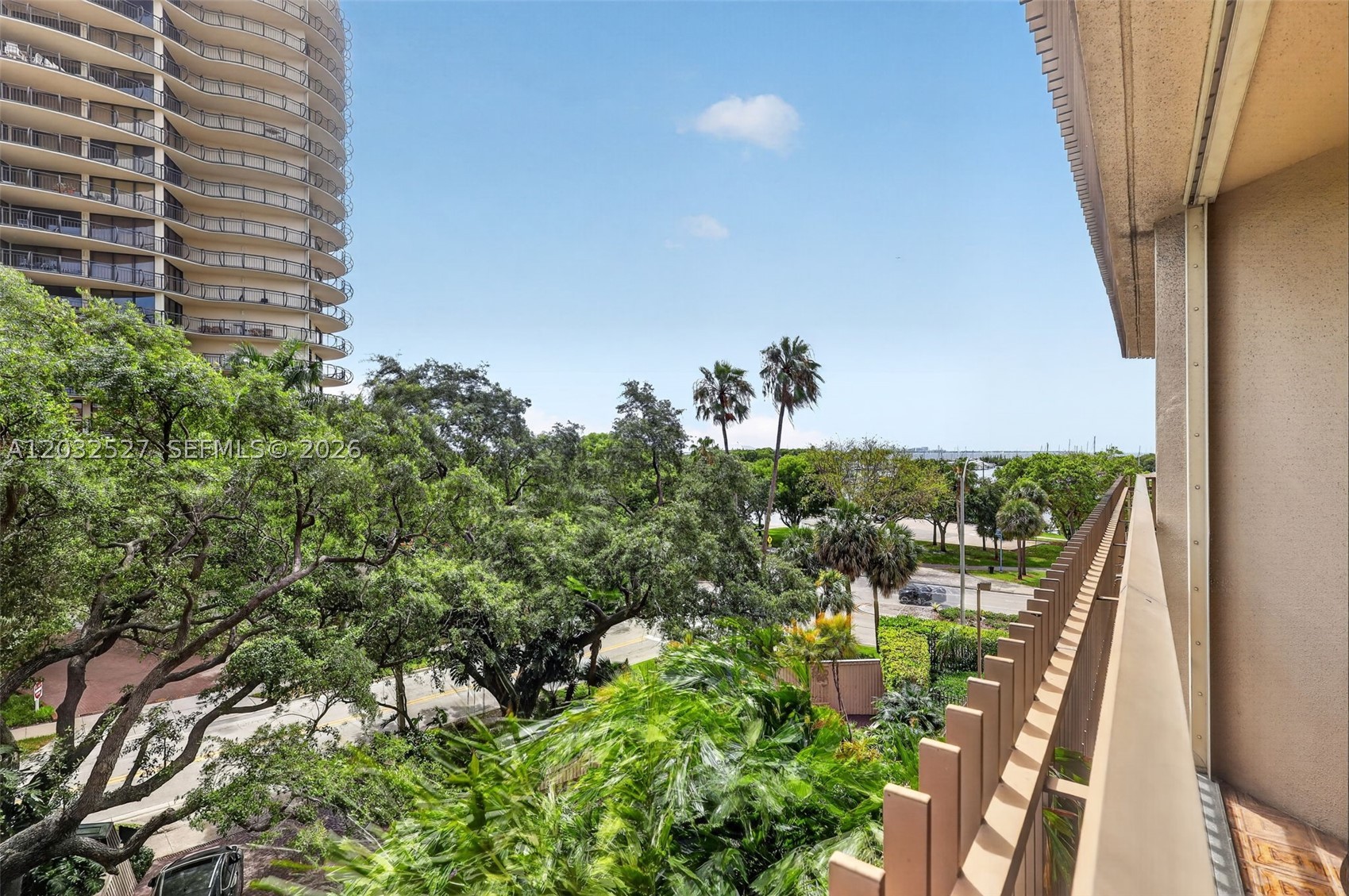 YACHT HARBOUR CONDO - Residential