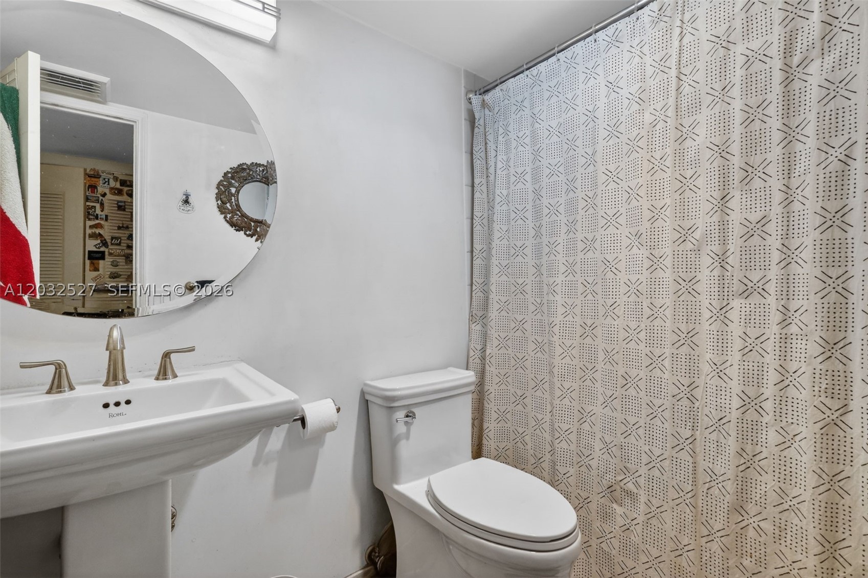 YACHT HARBOUR CONDO - Residential