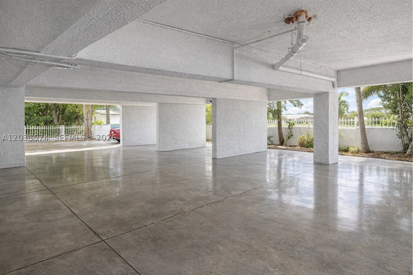 ARCH CREEK LANDING CONDO - Residential