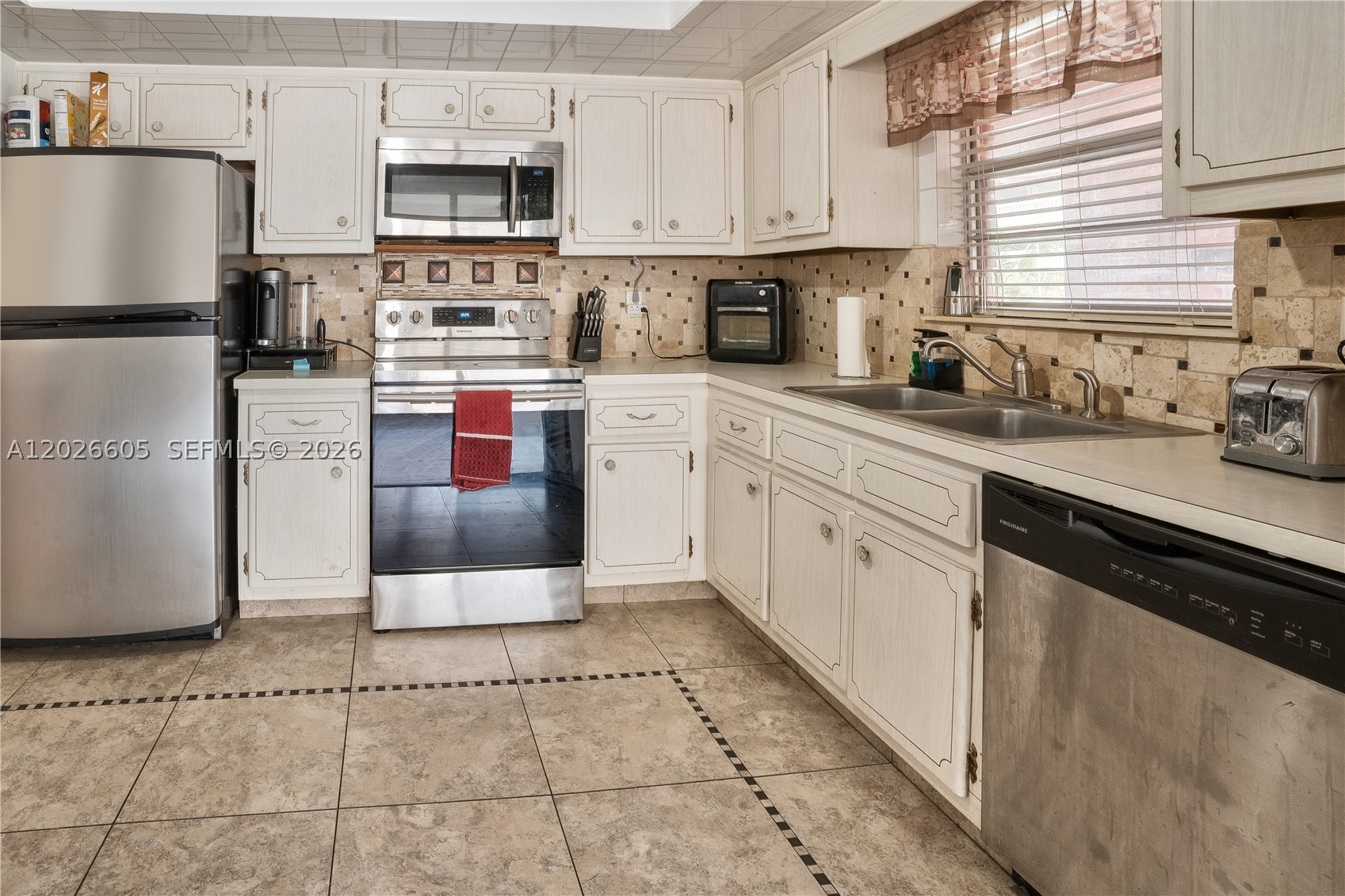 ELDORADO PLAZA WEST CONDO - Residential