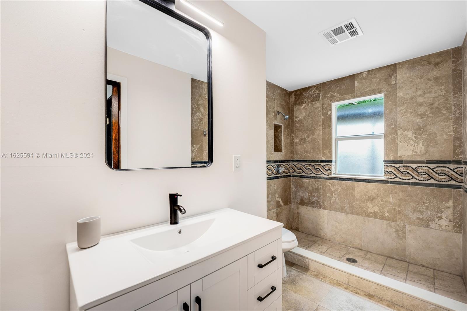 AQUA MARINE - Residential Lease