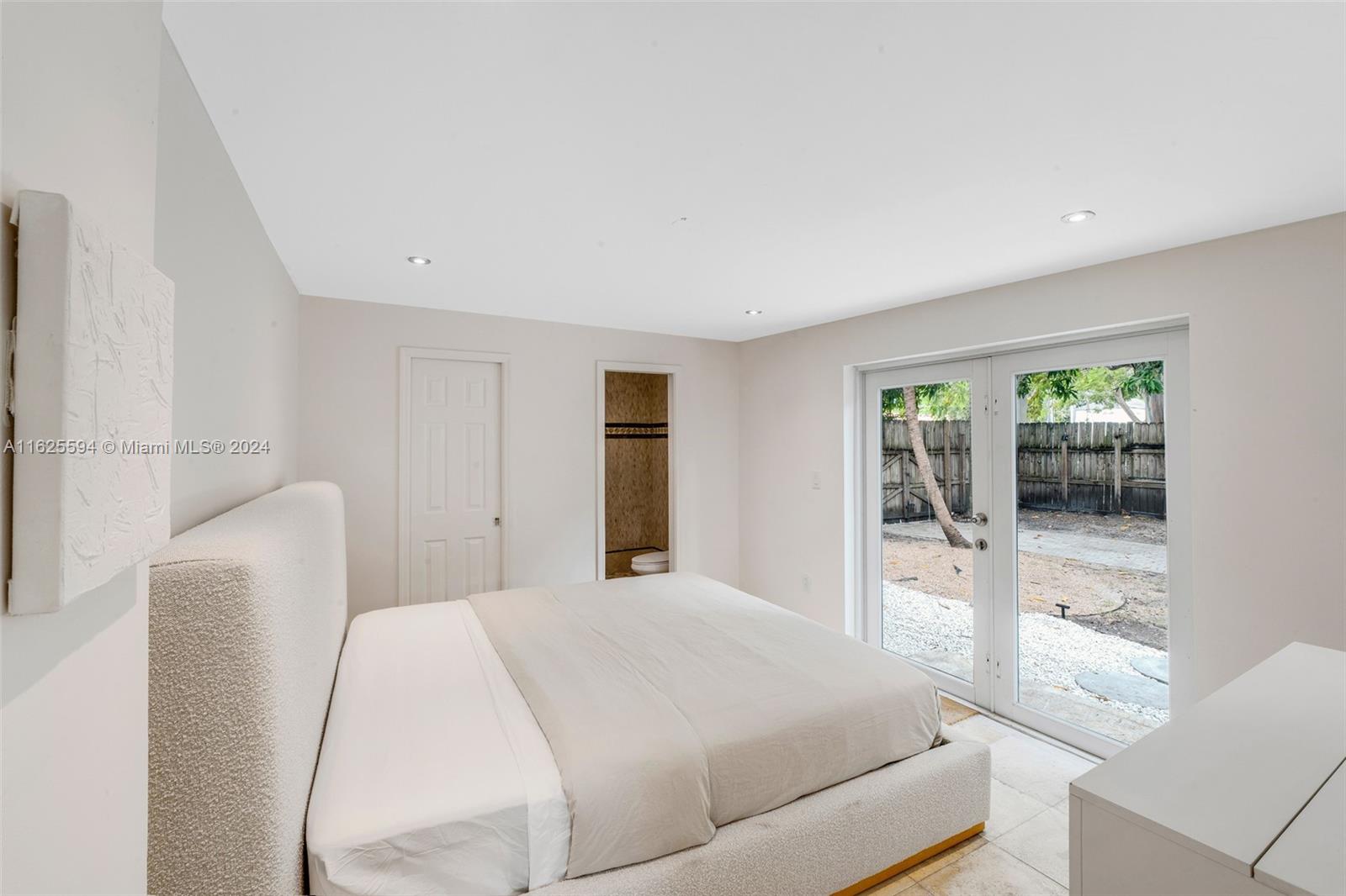 AQUA MARINE - Residential Lease