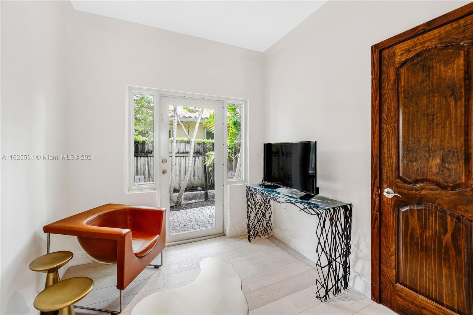 AQUA MARINE - Residential Lease