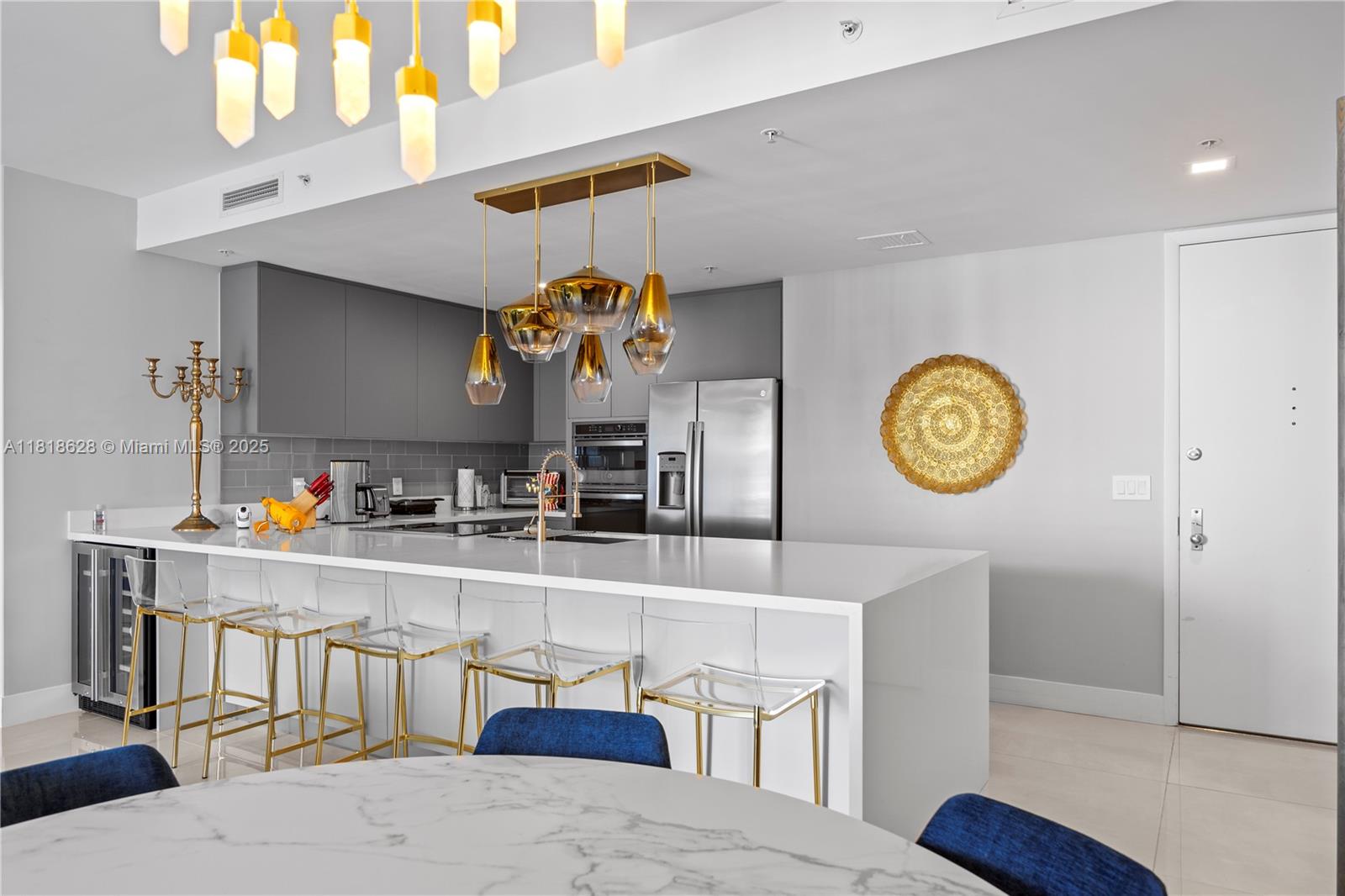COURTS BRICKELL KEY CONDO - Residential