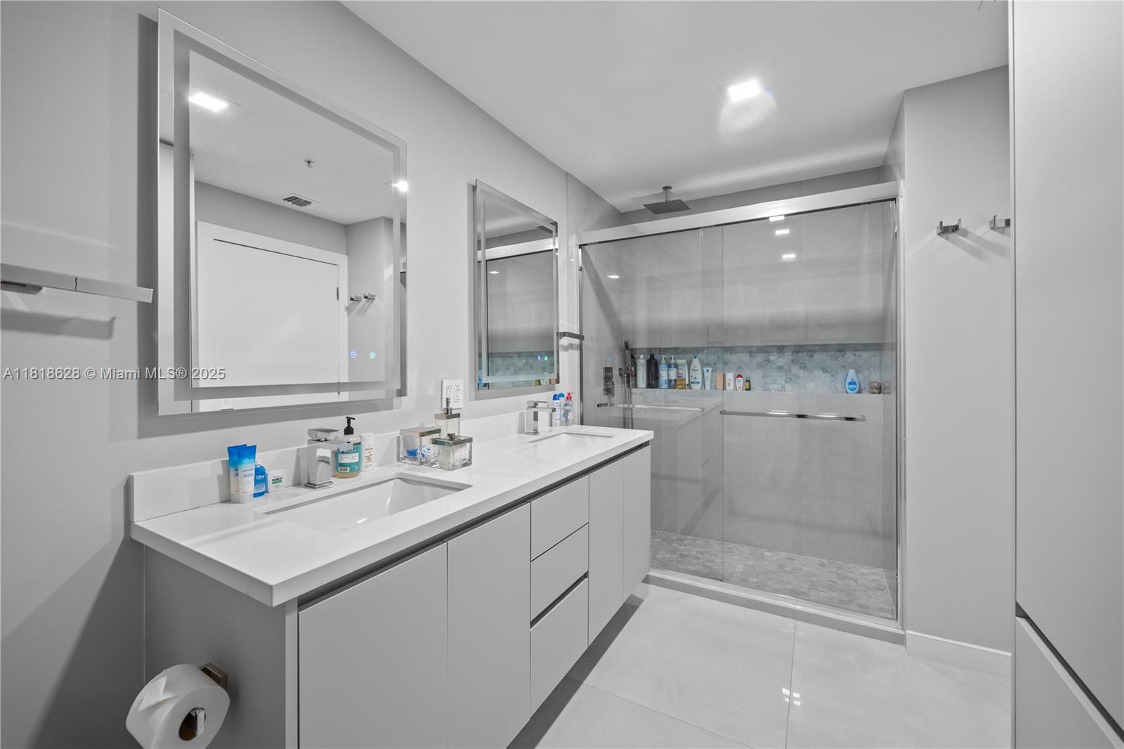 COURTS BRICKELL KEY CONDO - Residential