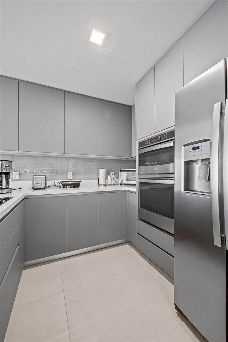 COURTS BRICKELL KEY CONDO - Residential