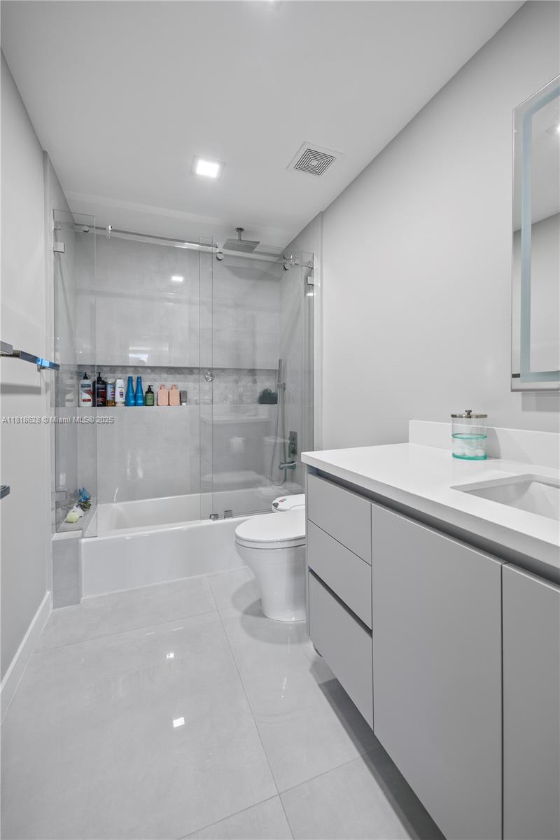 COURTS BRICKELL KEY CONDO - Residential