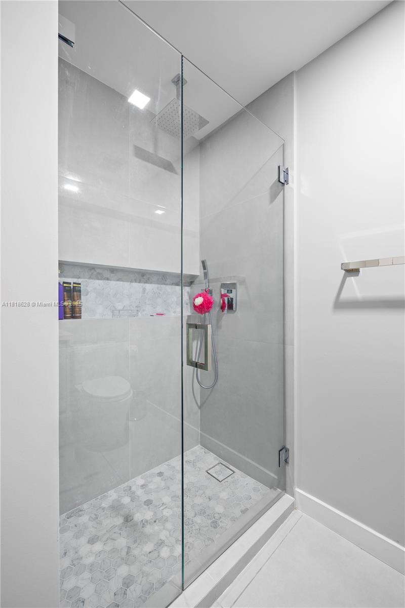 COURTS BRICKELL KEY CONDO - Residential