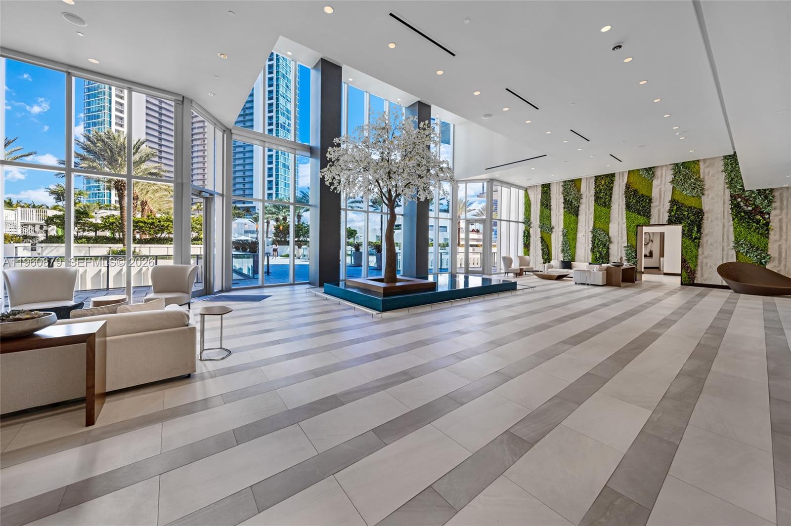 PARAMOUNT MIAMI WORLDCENT - Residential