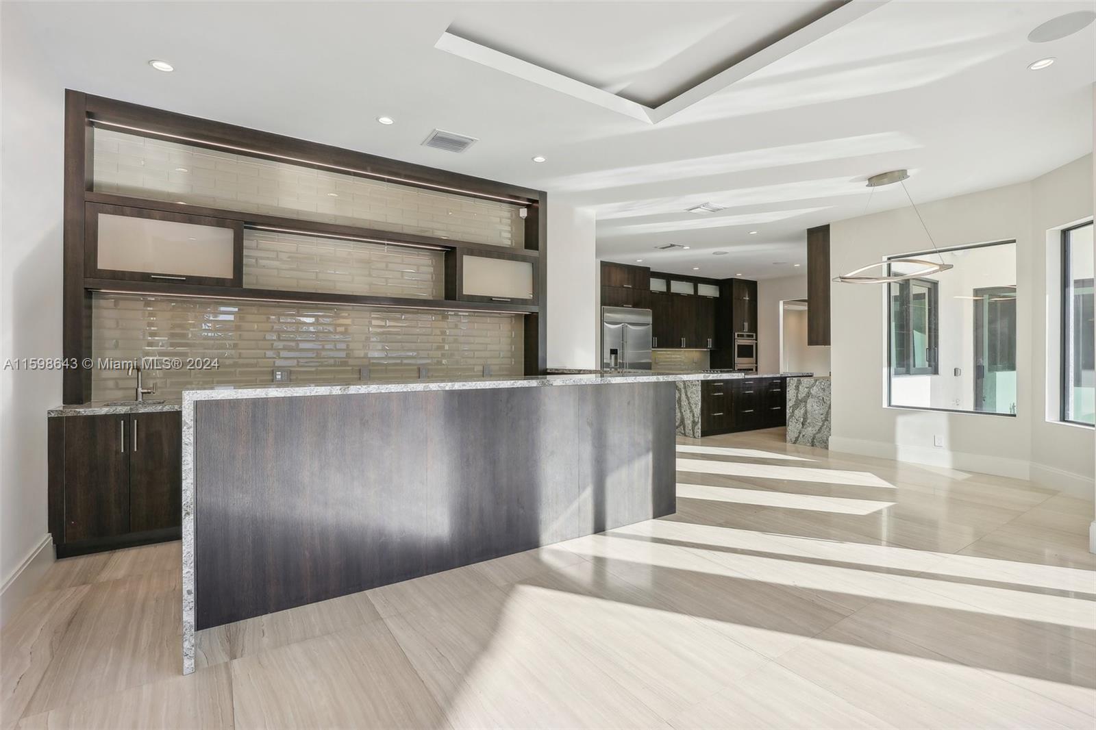 BARCELONA ISLE - Residential