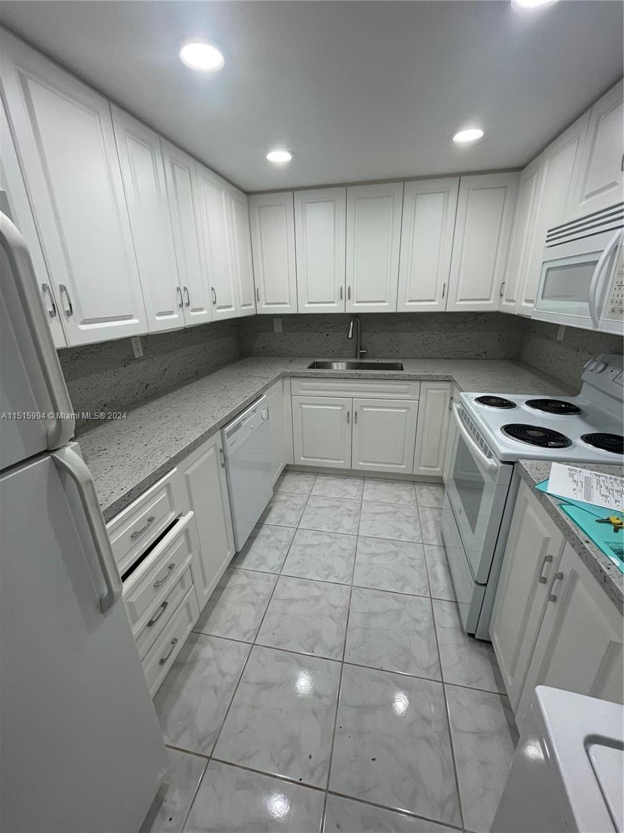 CAMINO CIRCLE CONDO - Residential Lease