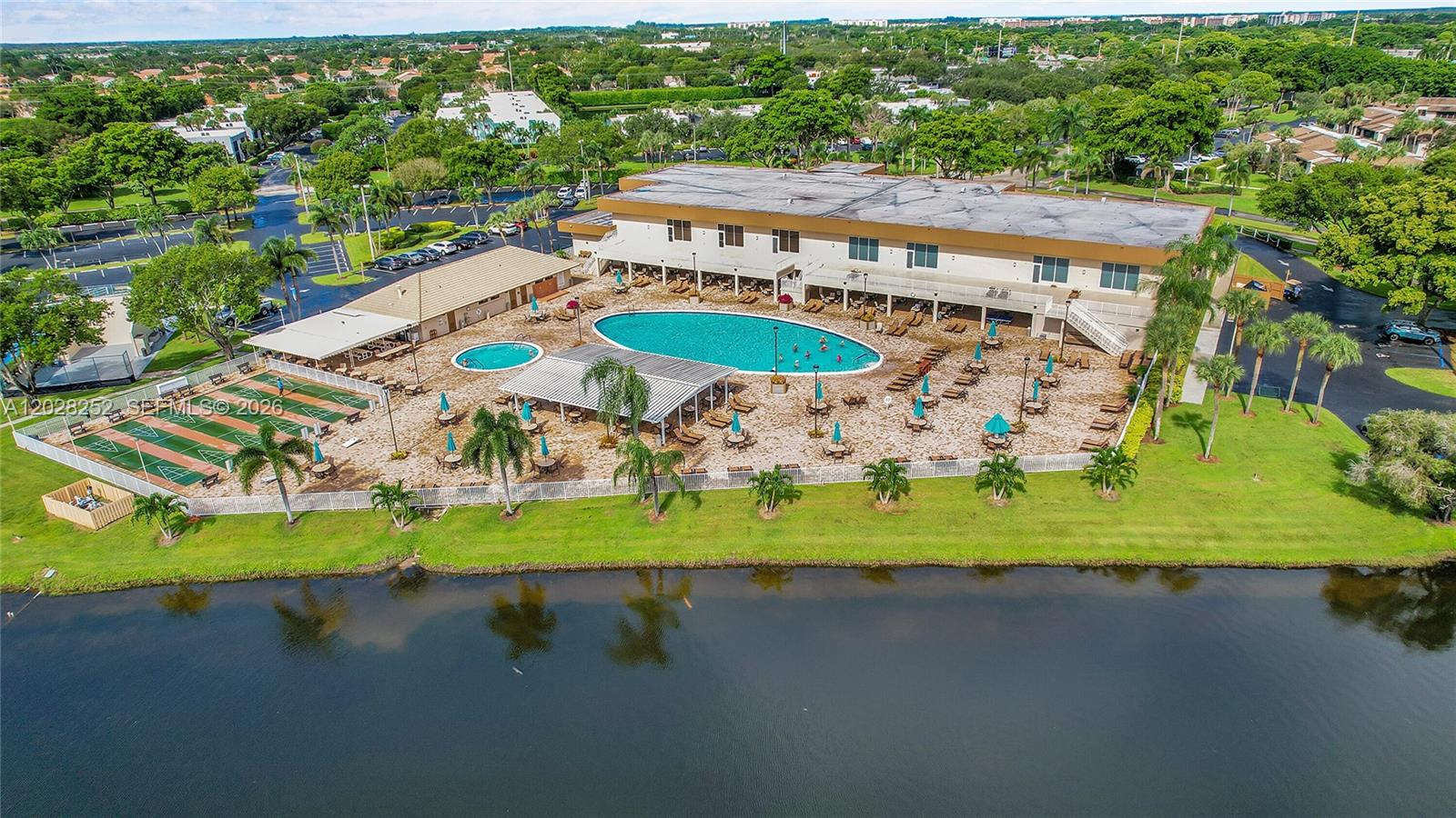 TROWBRIDGE C CONDO - Residential