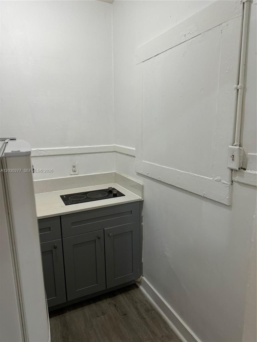 LAWRENCE ESTATES LAND COS - Residential Lease