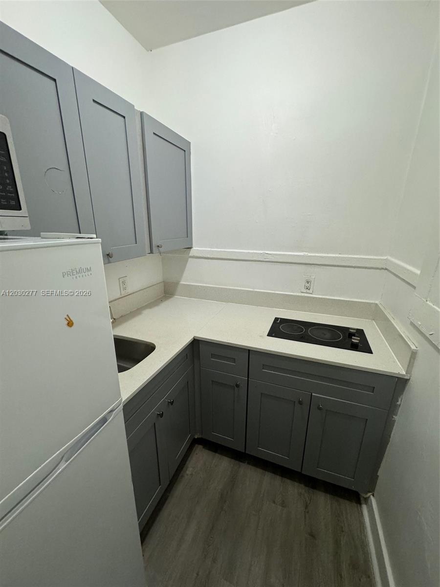 LAWRENCE ESTATES LAND COS - Residential Lease