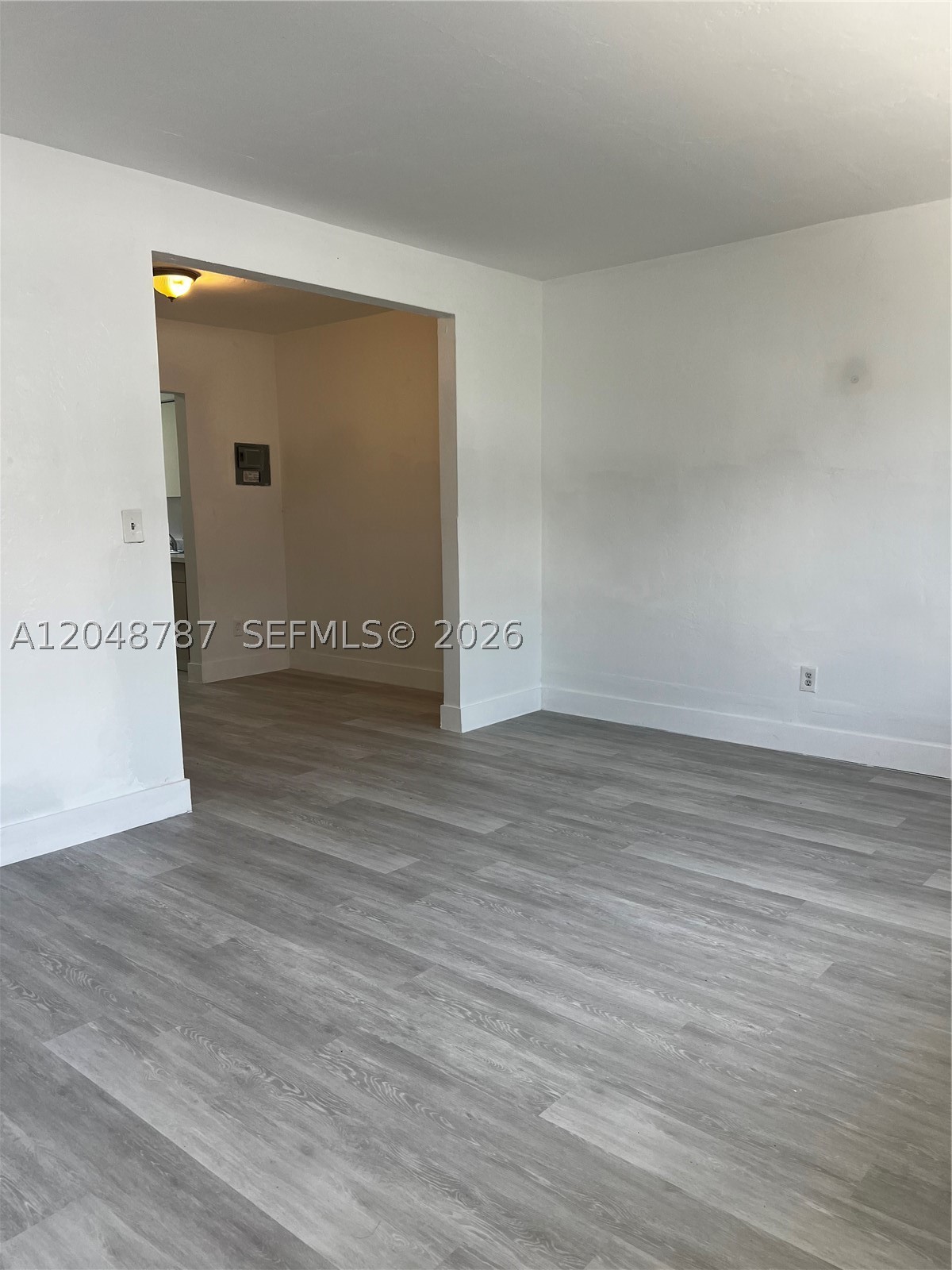 BISCAYNE BCH SUB - Residential Lease