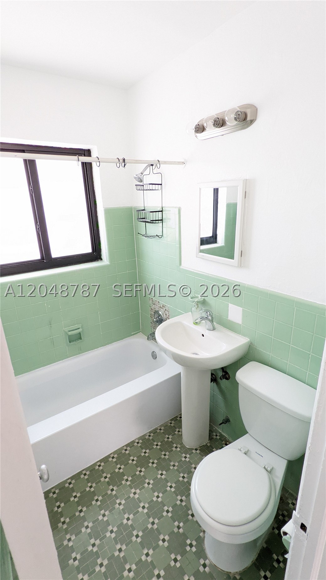 BISCAYNE BCH SUB - Residential Lease