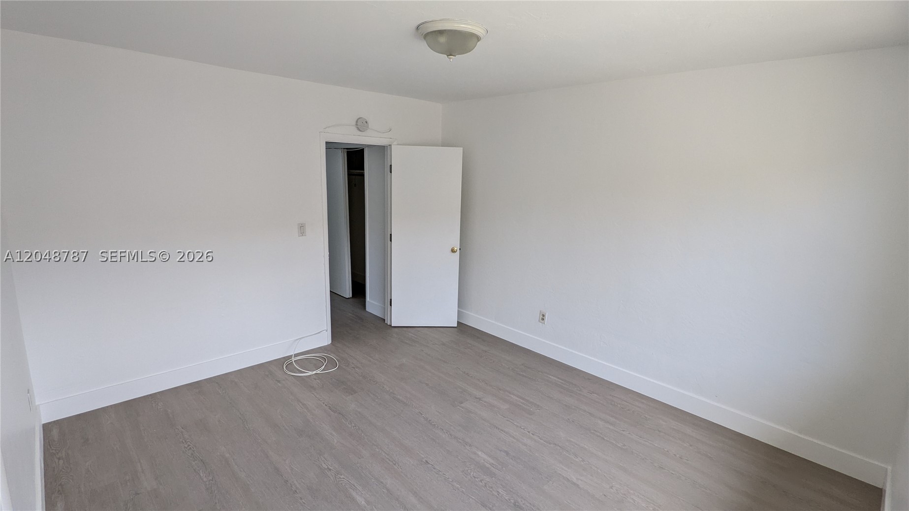BISCAYNE BCH SUB - Residential Lease