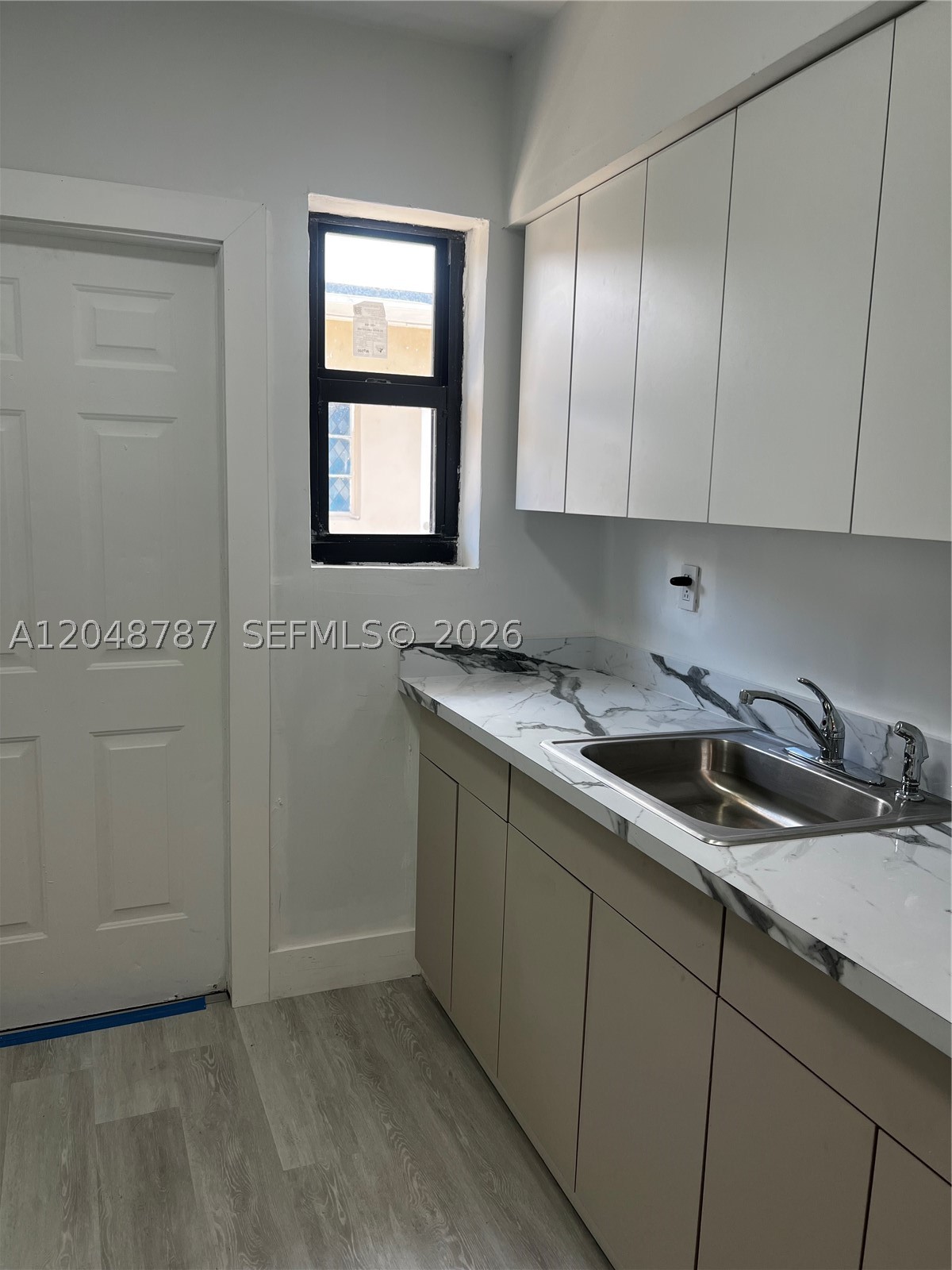 BISCAYNE BCH SUB - Residential Lease