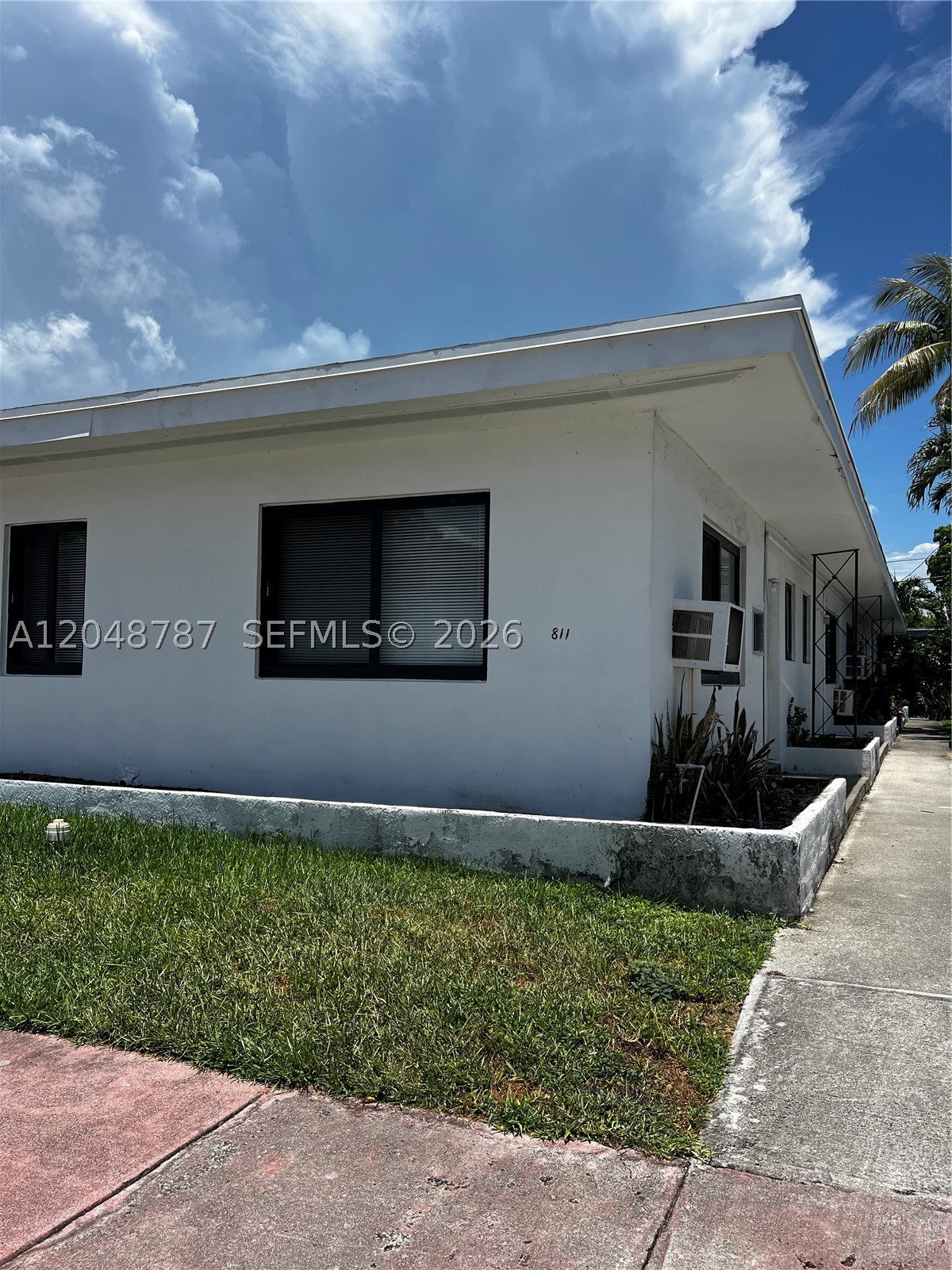 BISCAYNE BCH SUB - Residential Lease