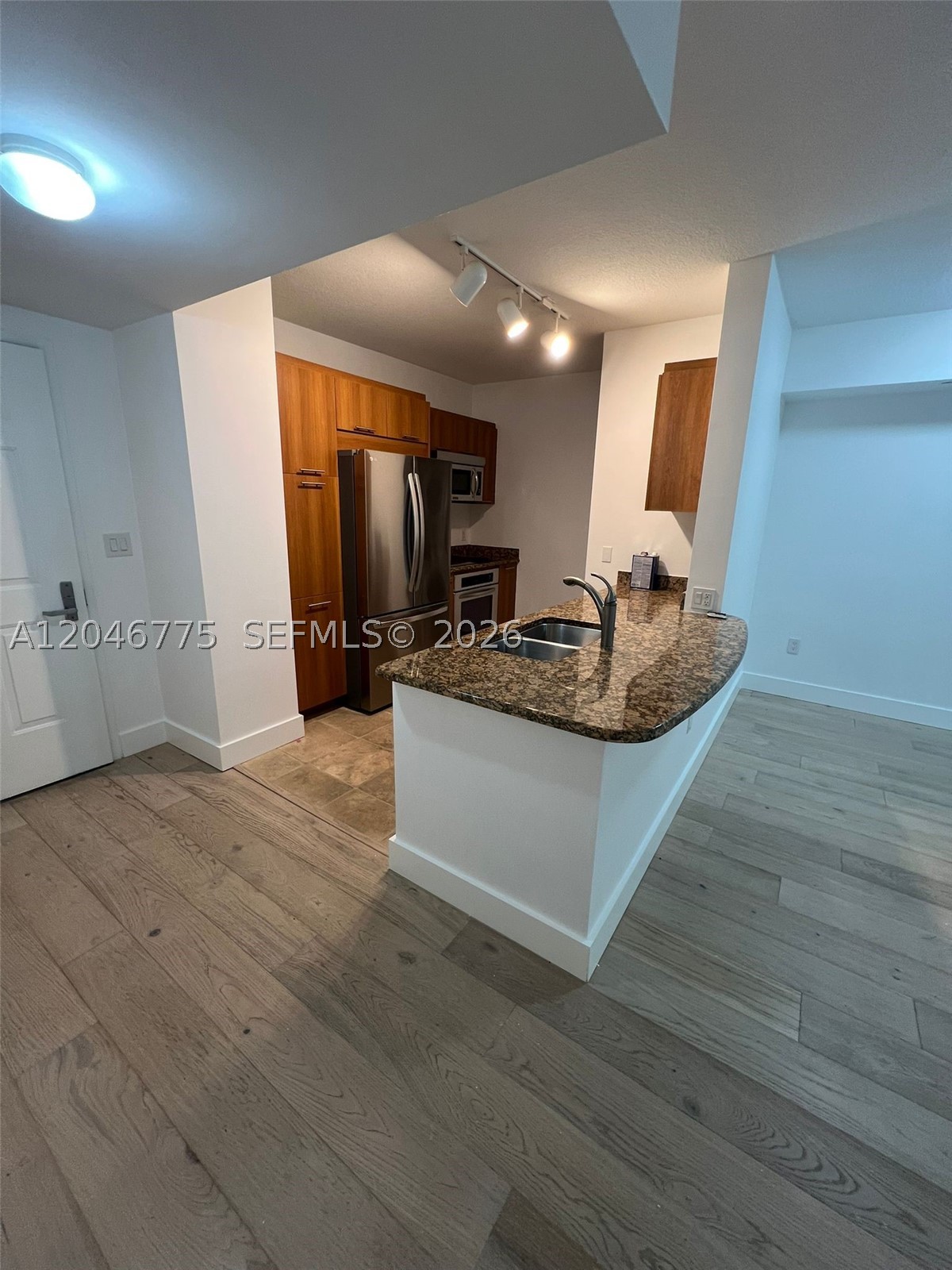 VERANDA CONDO - Residential