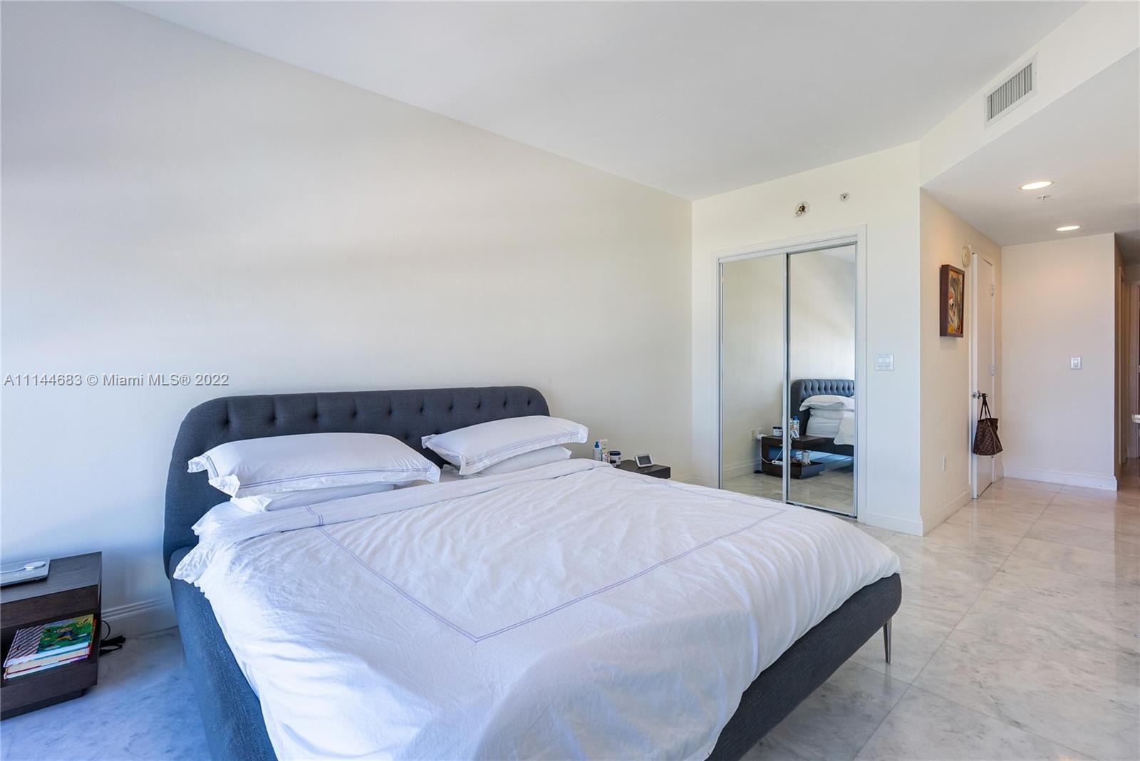 TRUMP ROYALE CONDO - Residential