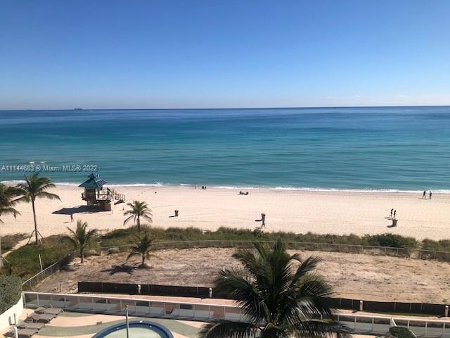 TRUMP ROYALE CONDO - Residential