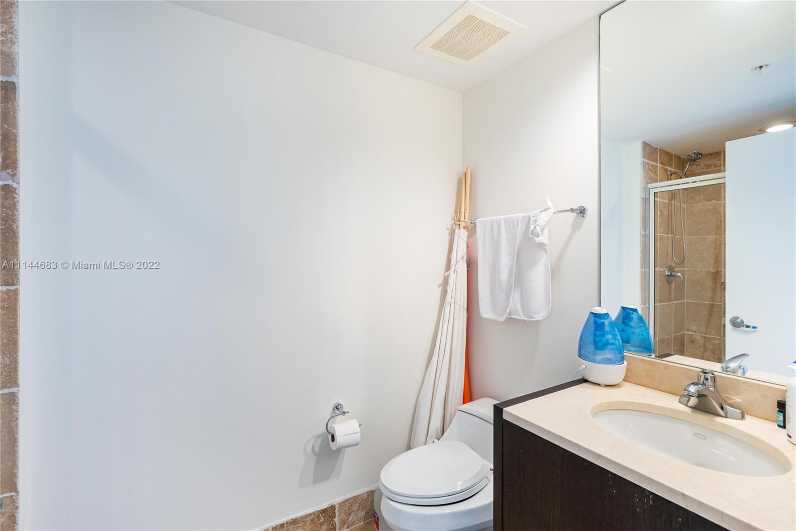 TRUMP ROYALE CONDO - Residential