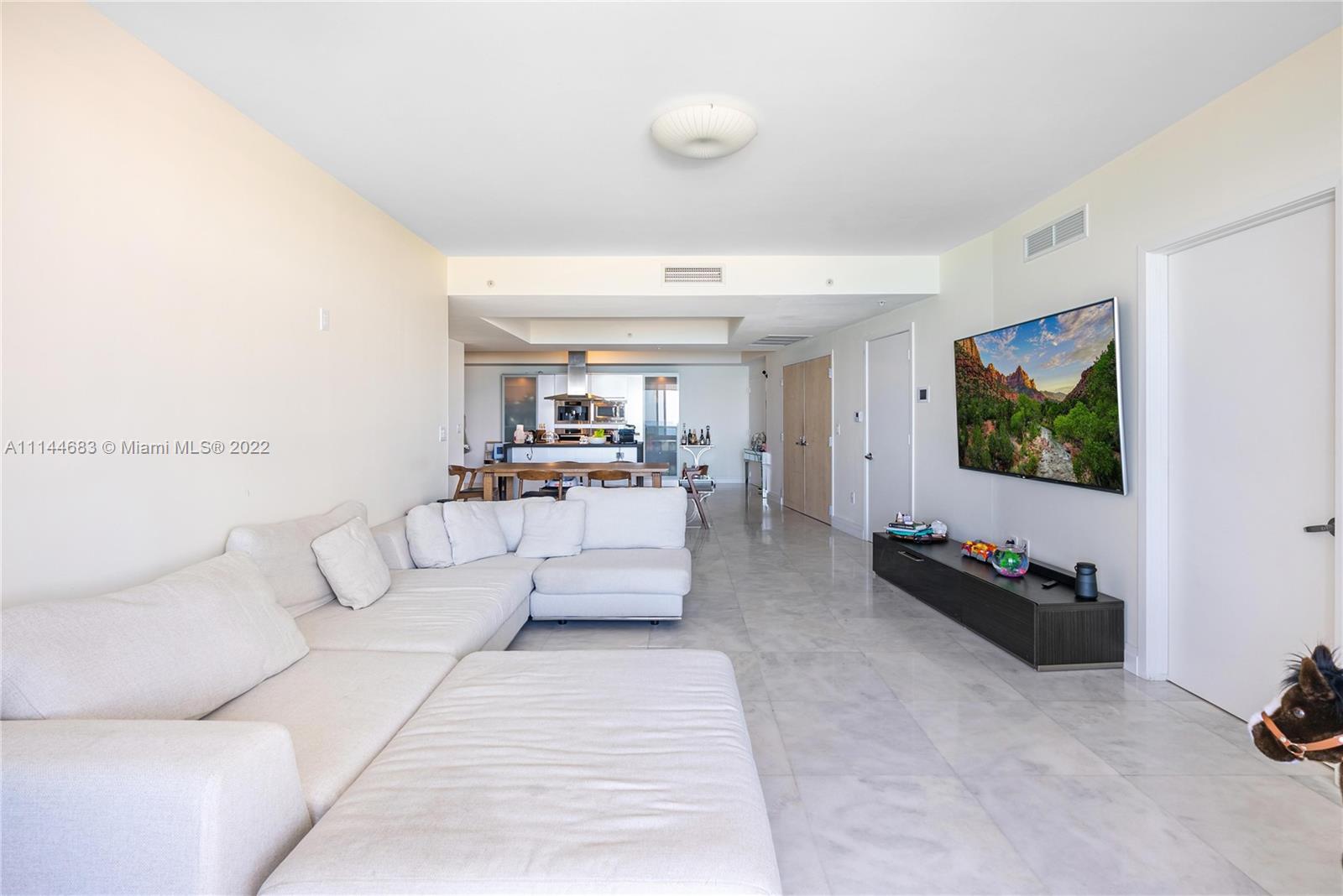 TRUMP ROYALE CONDO - Residential