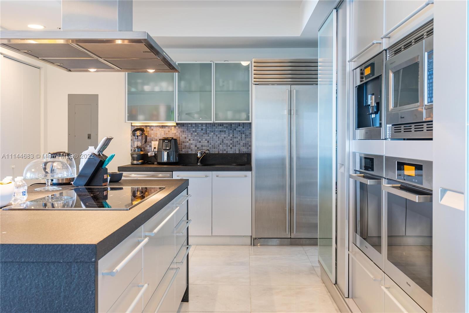 TRUMP ROYALE CONDO - Residential