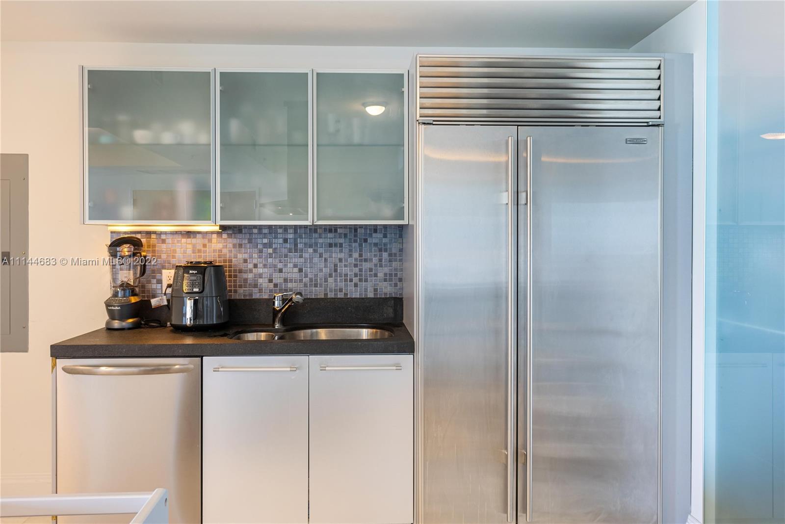 TRUMP ROYALE CONDO - Residential