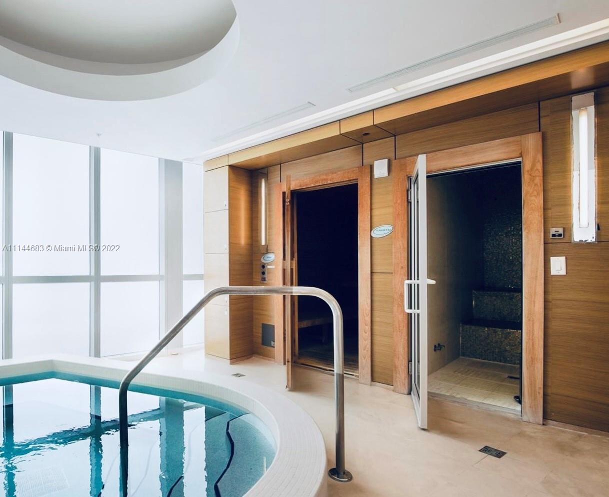 TRUMP ROYALE CONDO - Residential