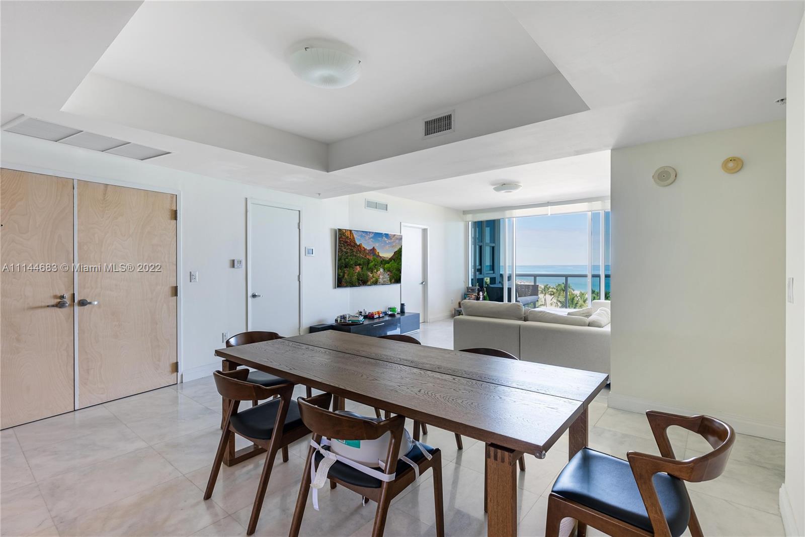 TRUMP ROYALE CONDO - Residential