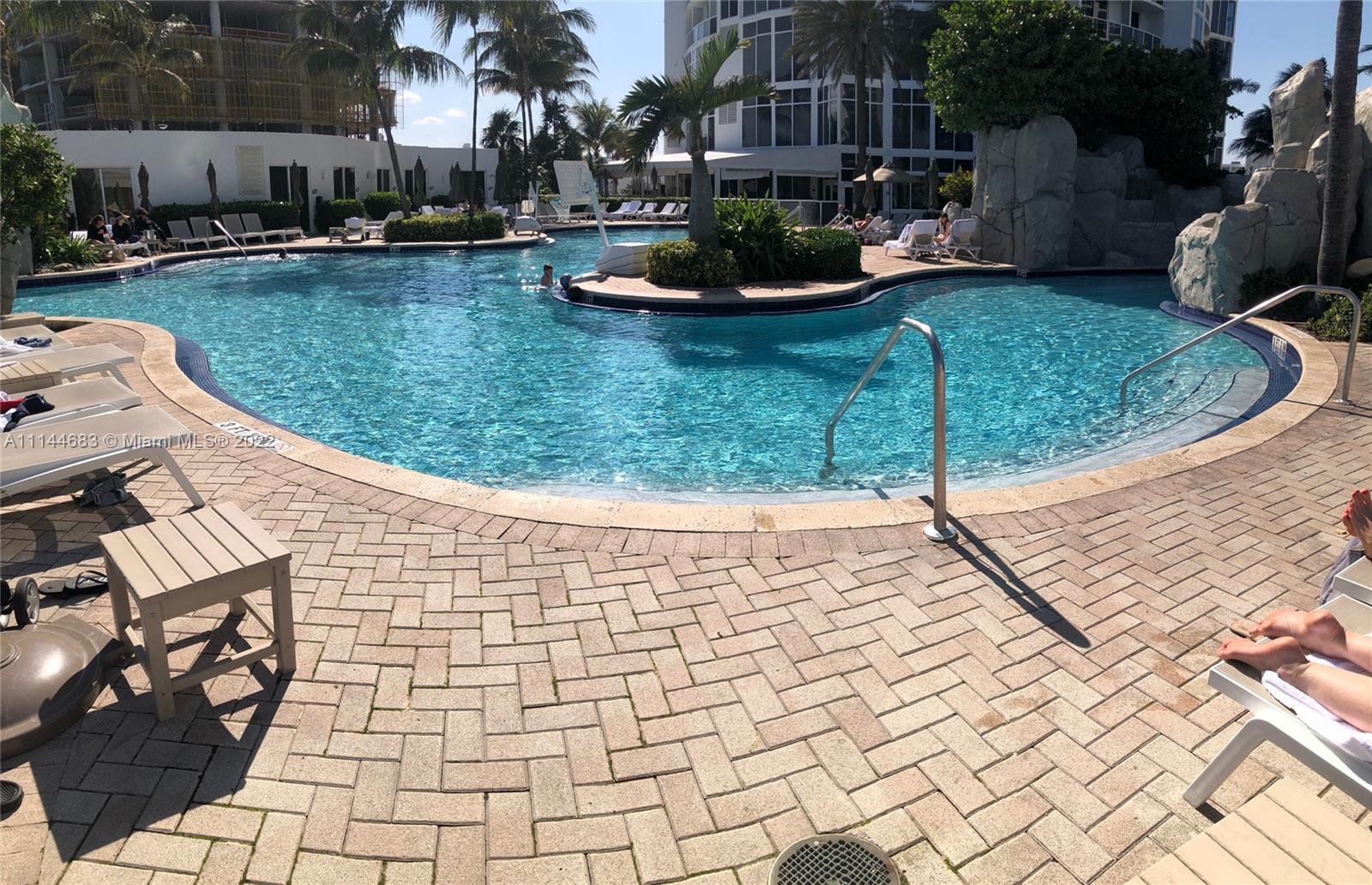 TRUMP ROYALE CONDO - Residential