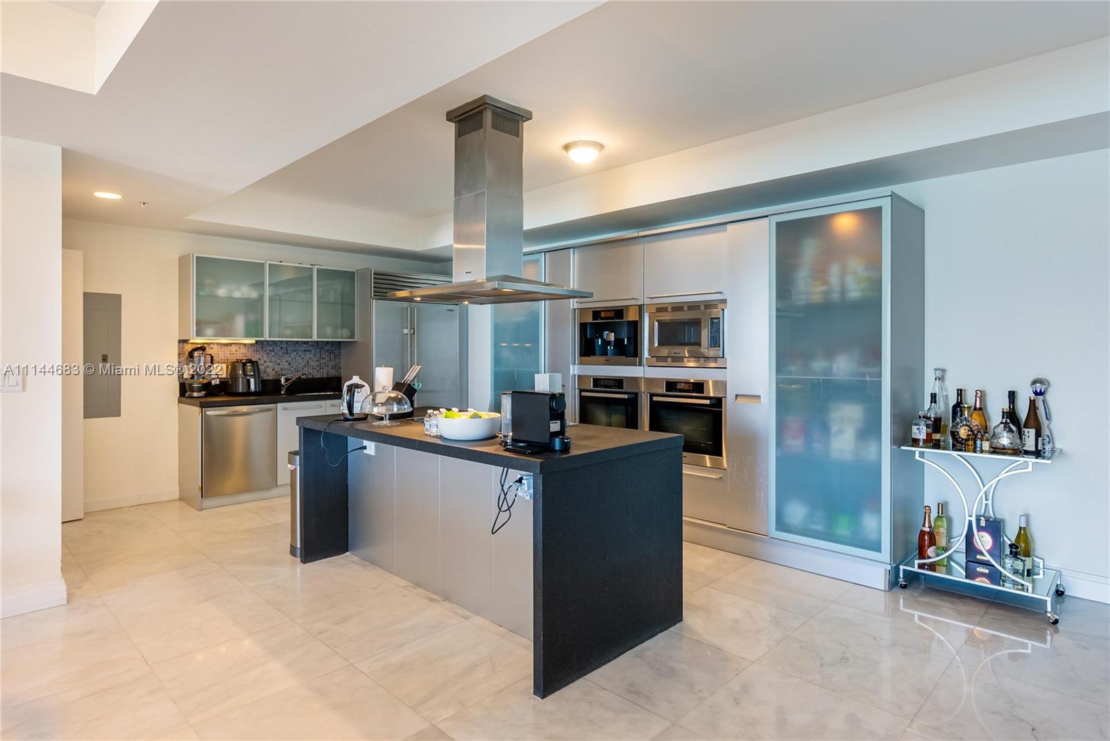TRUMP ROYALE CONDO - Residential