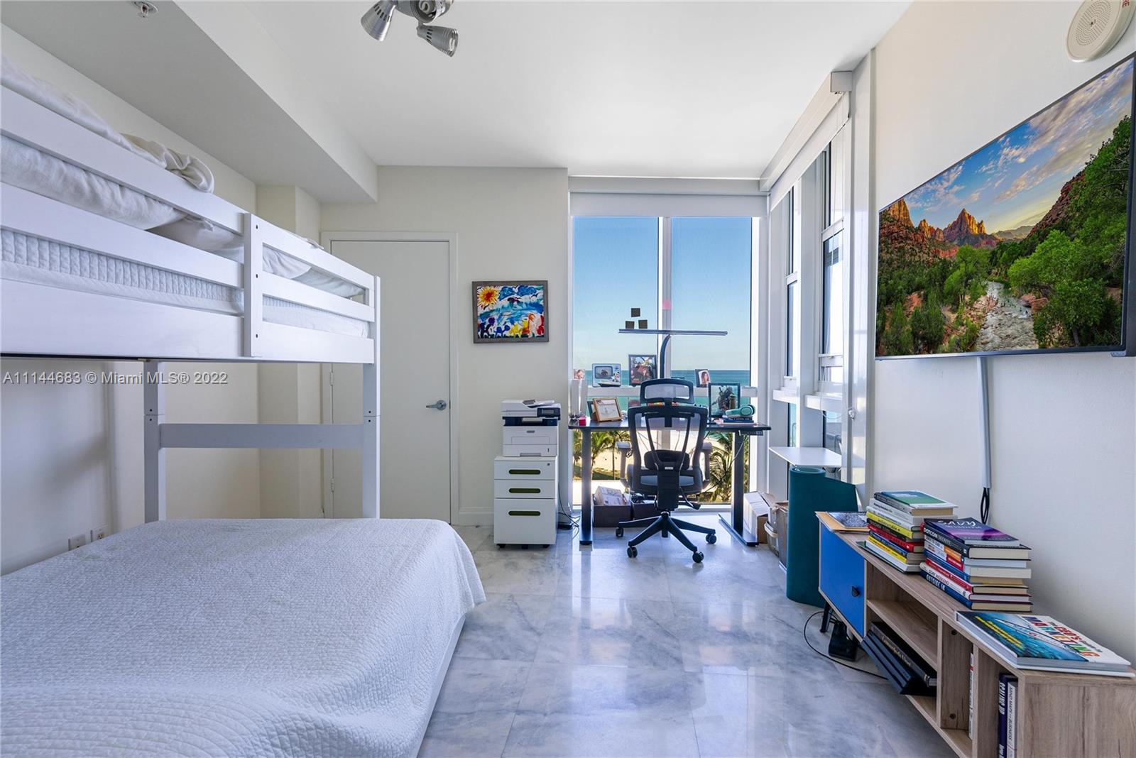 TRUMP ROYALE CONDO - Residential