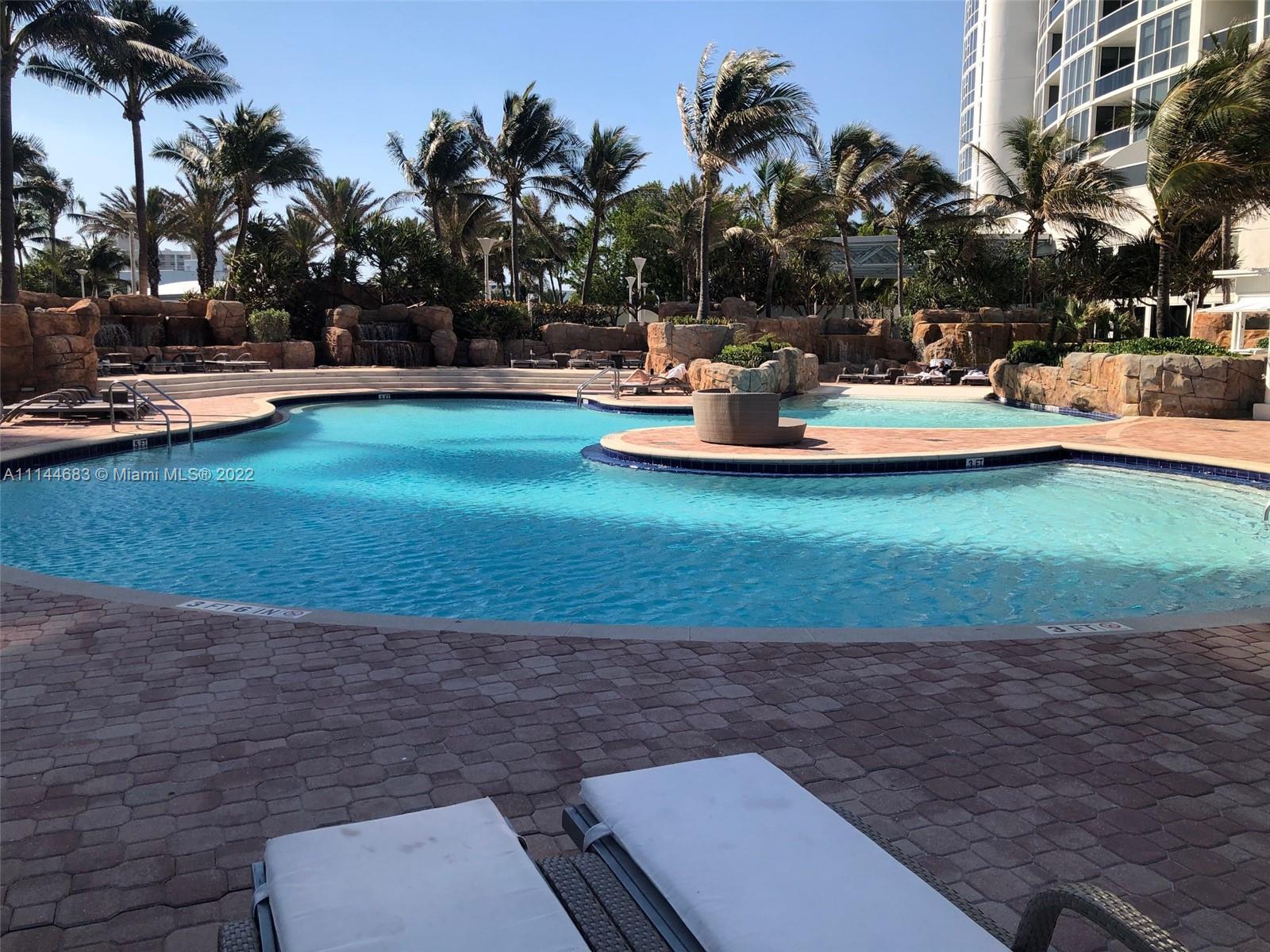 TRUMP ROYALE CONDO - Residential